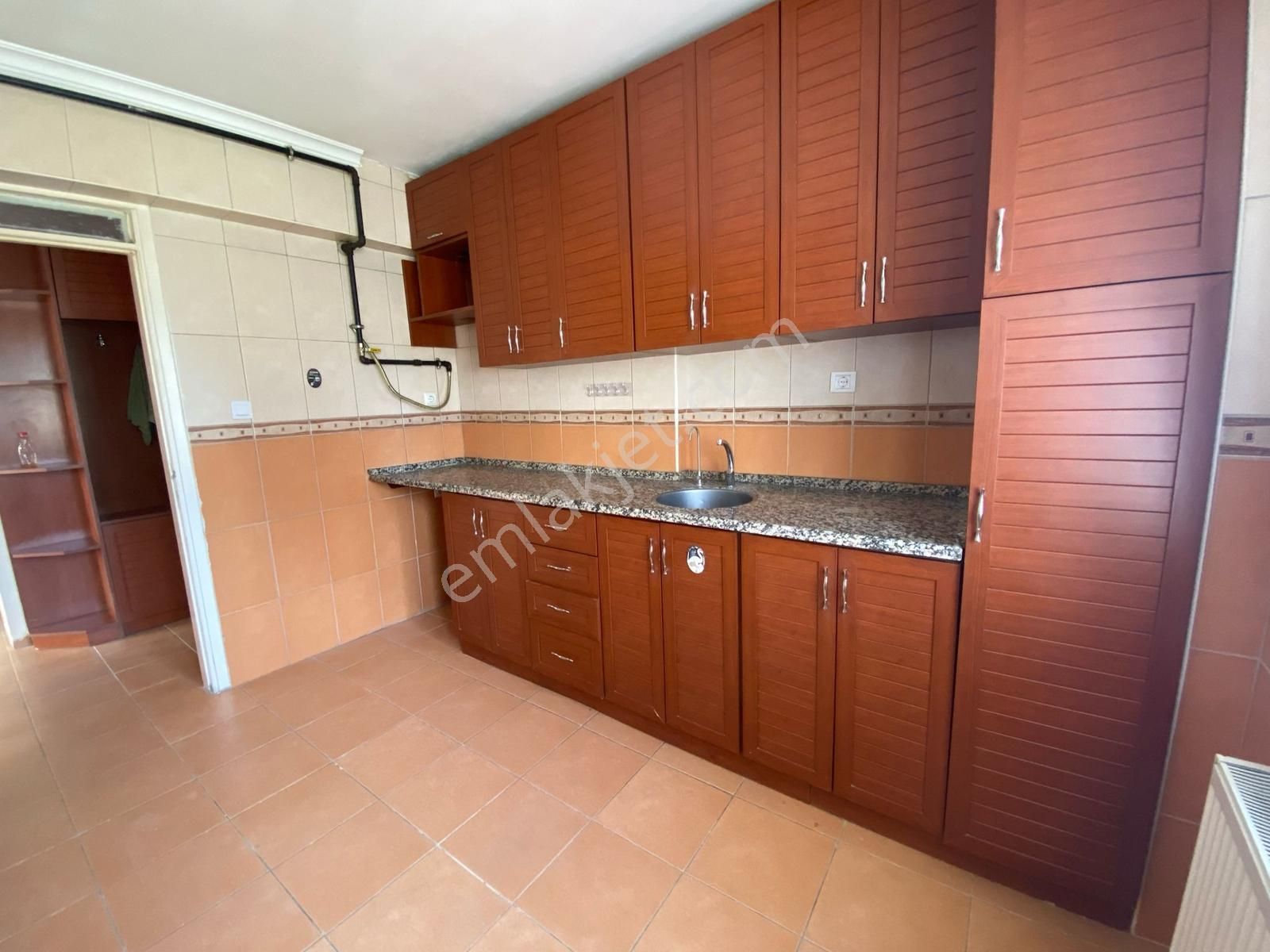 Menemen'de Çevre Yoluna Yakın Doğalgazlı Kiralık 3+1 Daire - Görsel 34