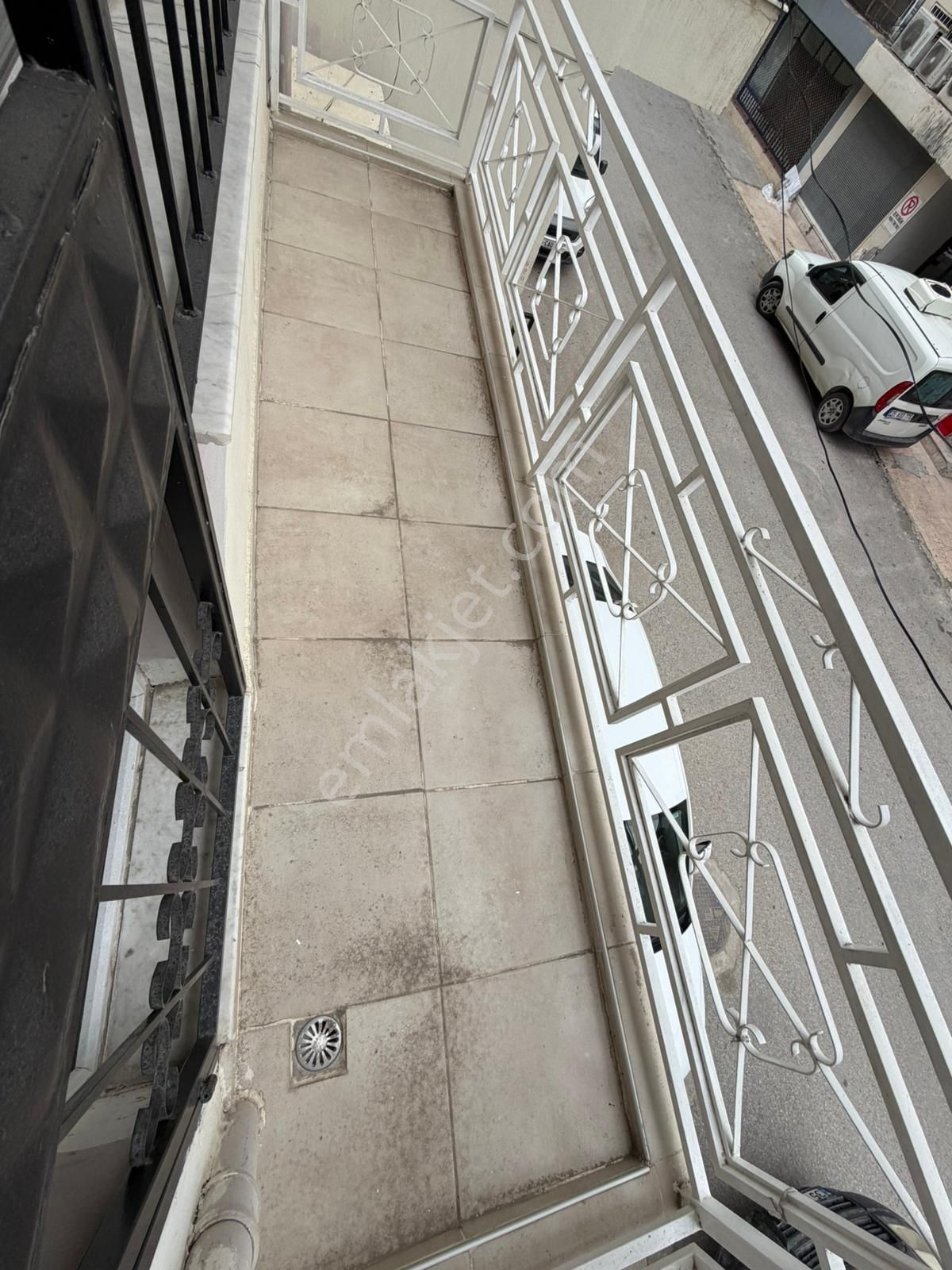 Buca Fırat Mah. 2+1 95 M2 Kapalı Mutfak Doğalgazlı Kiralık Daire - Görsel 9