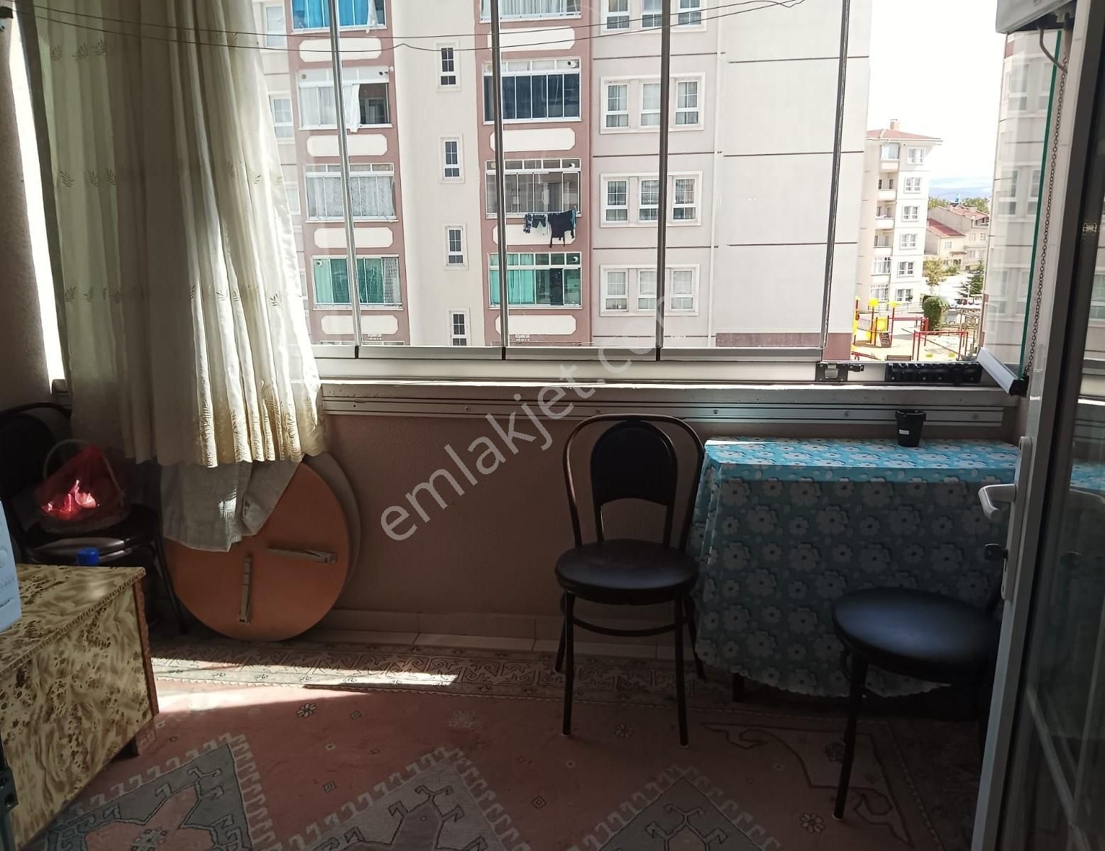 Ilgın'da Toki Bloklarında Ara Kat Satılık 3+1 Daire - Görsel 4