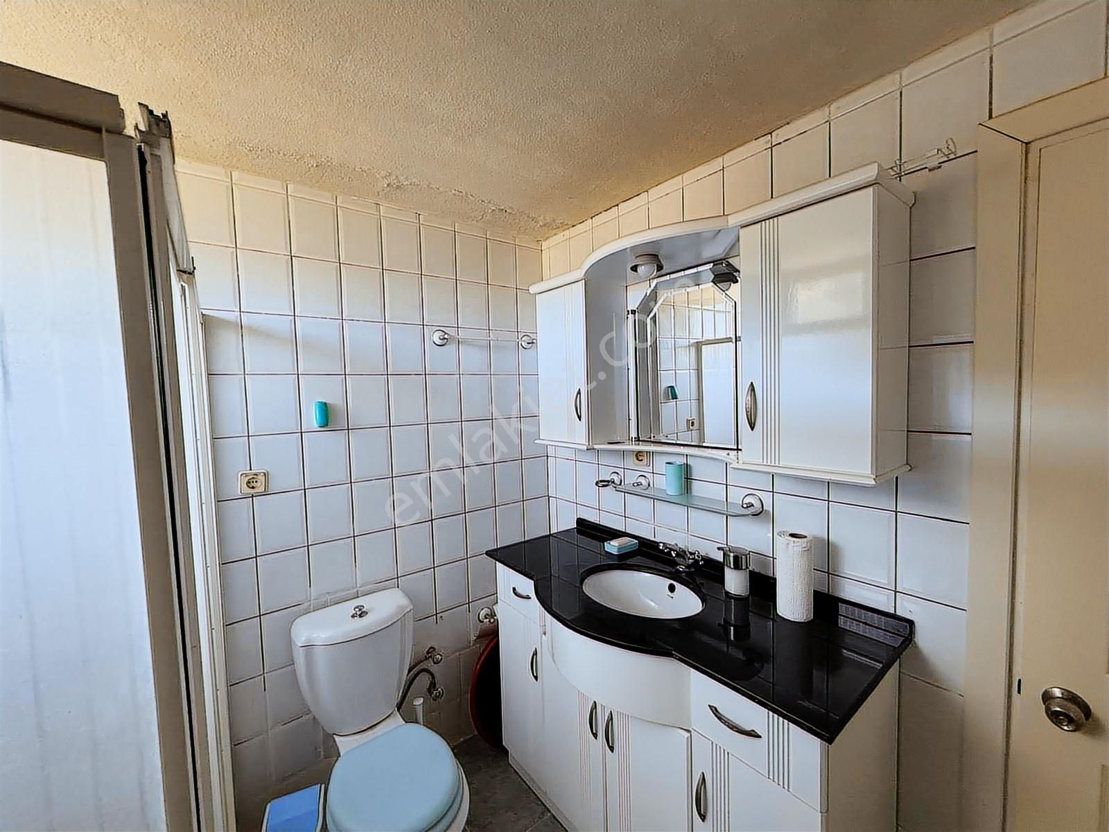 Kemalpaşa Armutlu Cadde Üstü Havuzlu Satılık Villa - Görsel 13