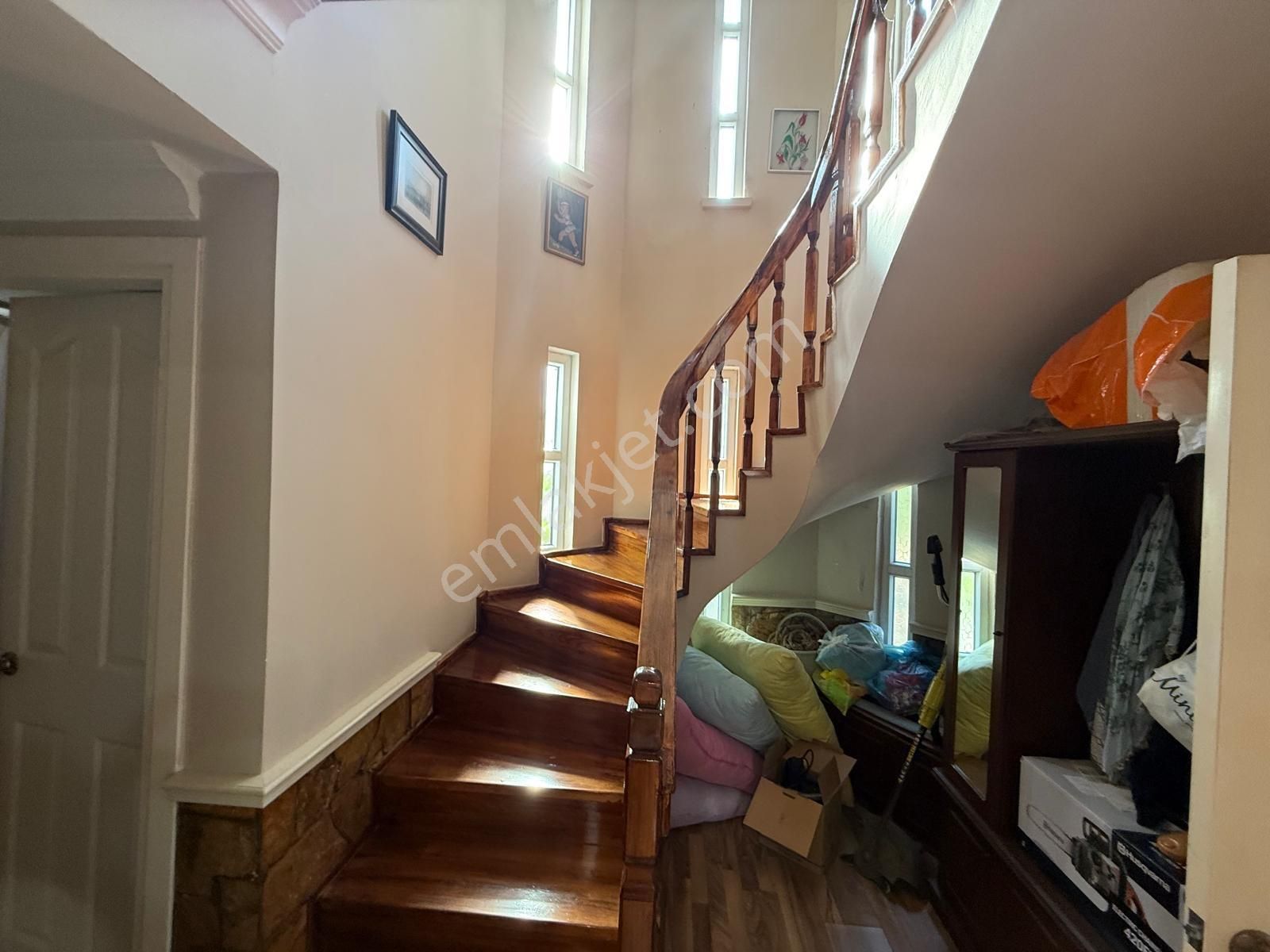 Kemalpaşa Armutlu Cadde Üstü Havuzlu Satılık Villa - Görsel 6