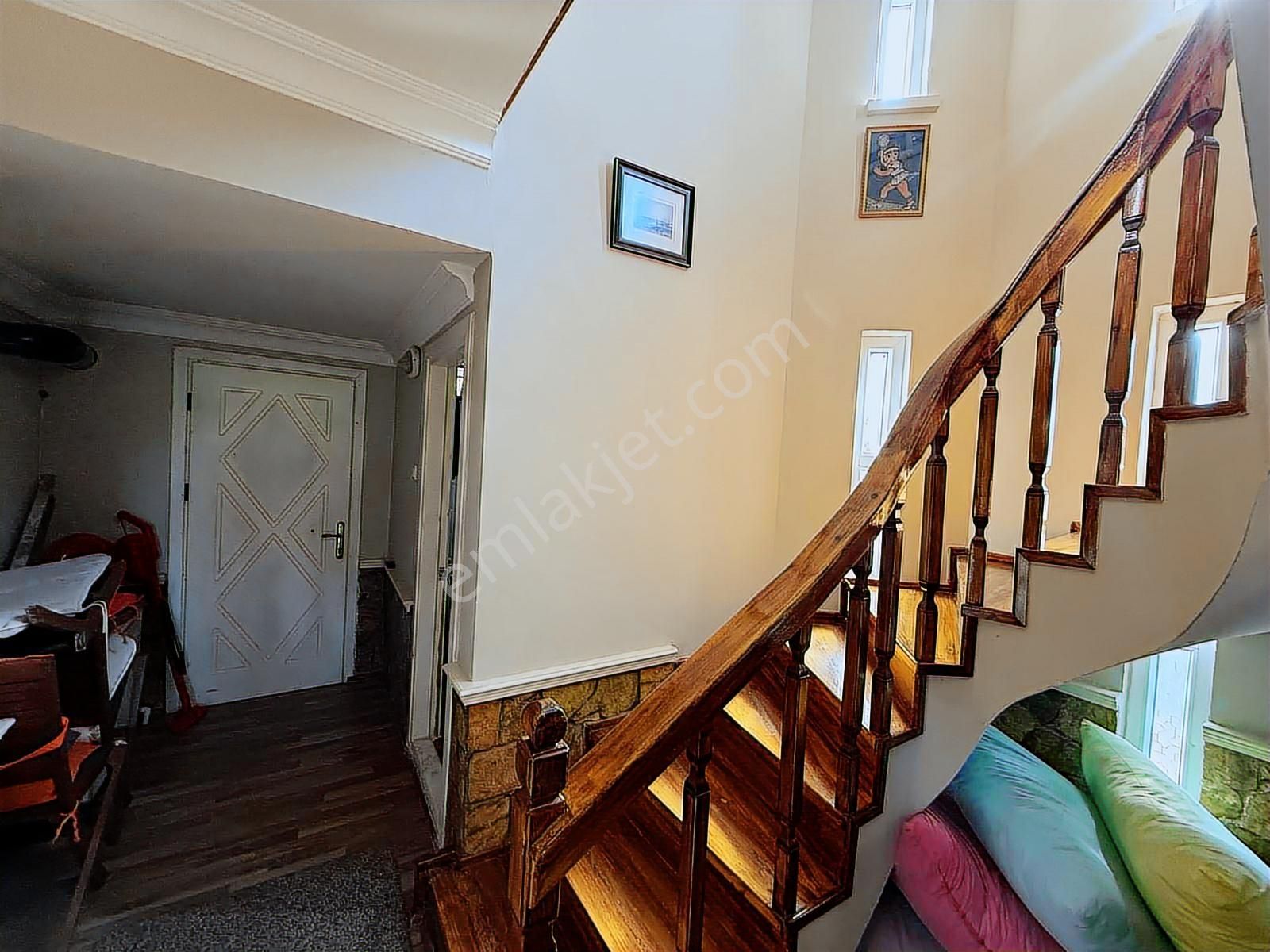 Kemalpaşa Armutlu Cadde Üstü Havuzlu Satılık Villa - Görsel 15