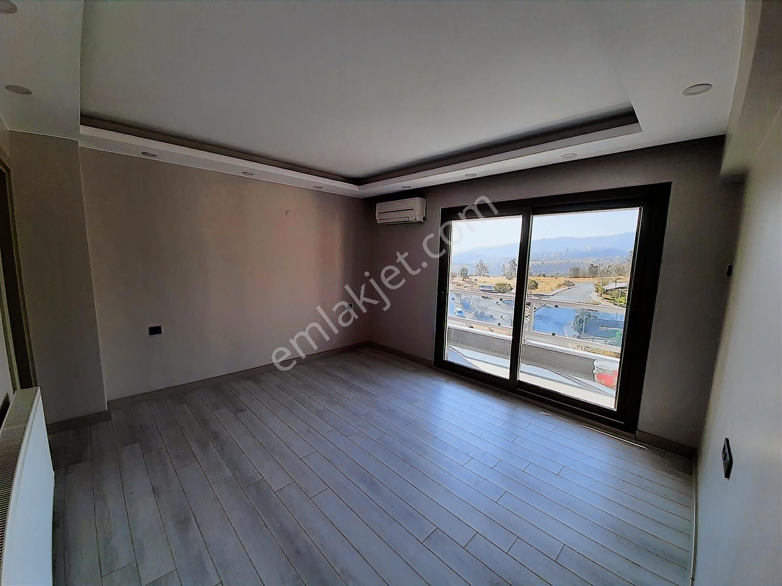 Turyap'dan Bayraklı'da Deniz Manzaralı Full Tadilatlı Satılık - Görsel 4