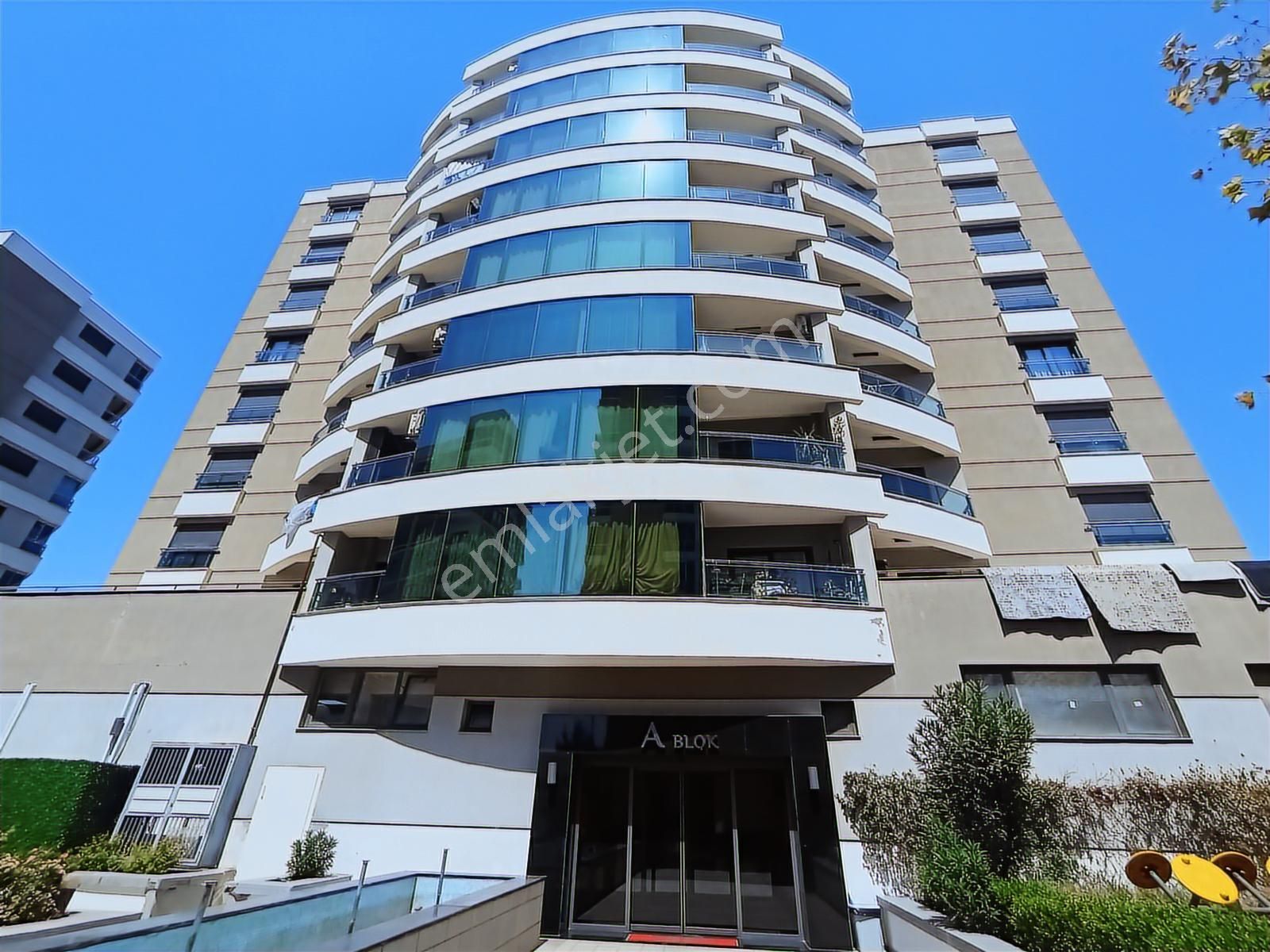 Buca Fırat Mah Satılık 2+1 Daire Güvenlikli Sitede Özel Tasarım