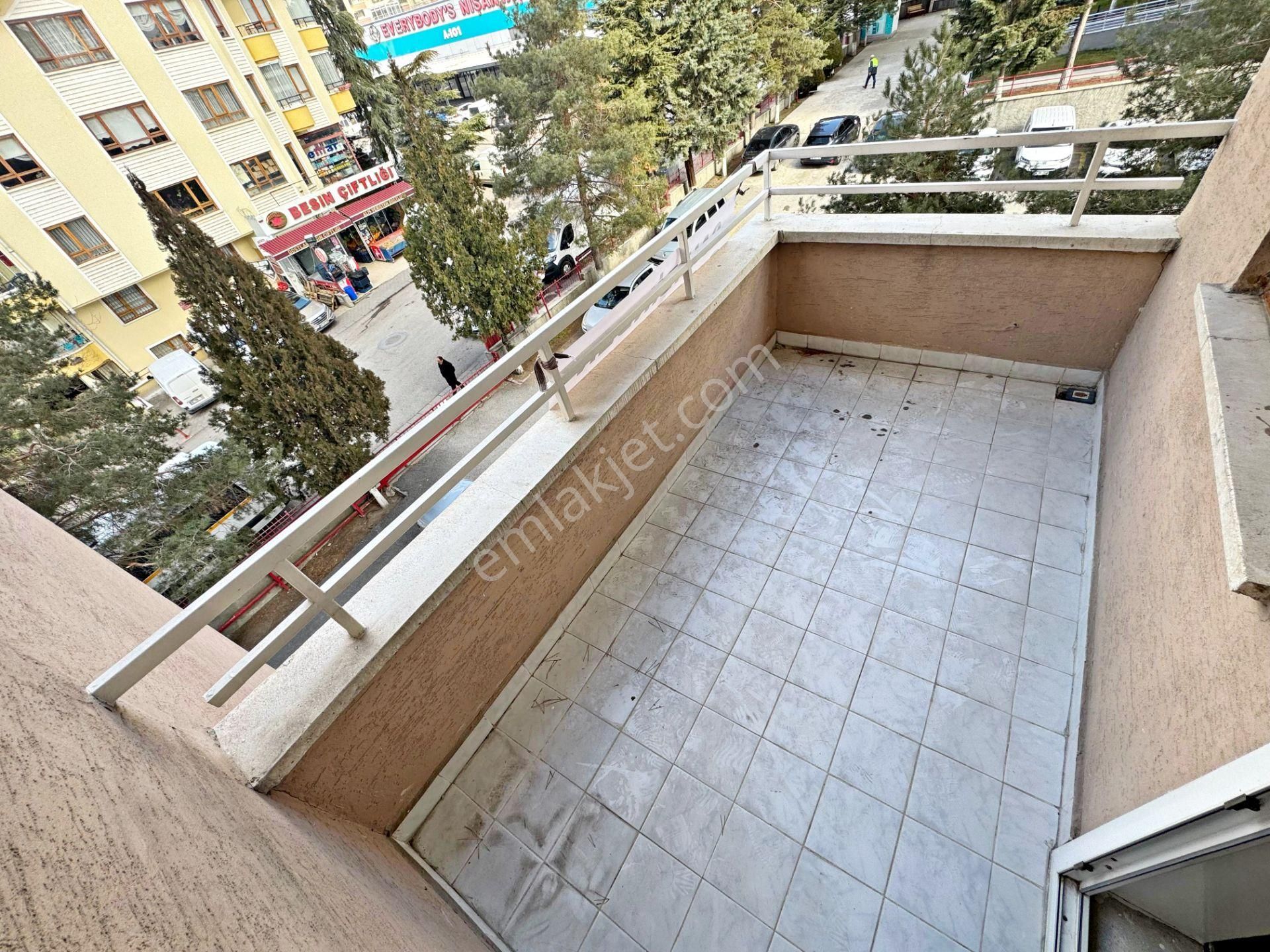 Gold Emlaktan Etlik Lisesi Yakını Site İçerisinde Asansörlü Uygun Fiyata Satılık 3+1 Daire - Görsel 34