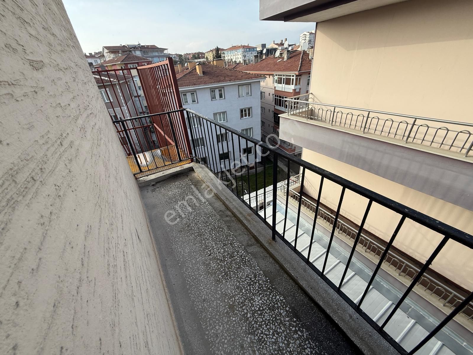 Sincan Çarşı Merkez Ankara Cd. Katta 1+1 Geniş Ofis - Görsel 12