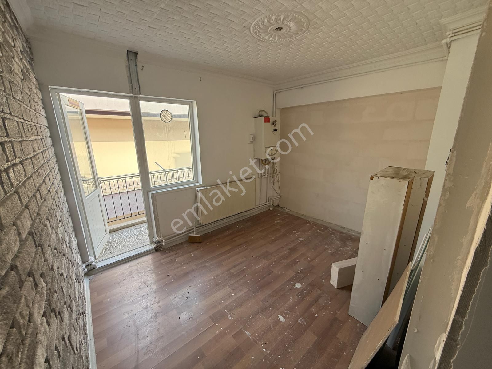 Sincan Çarşı Merkez Ankara Cd. Katta 1+1 Geniş Ofis - Görsel 2