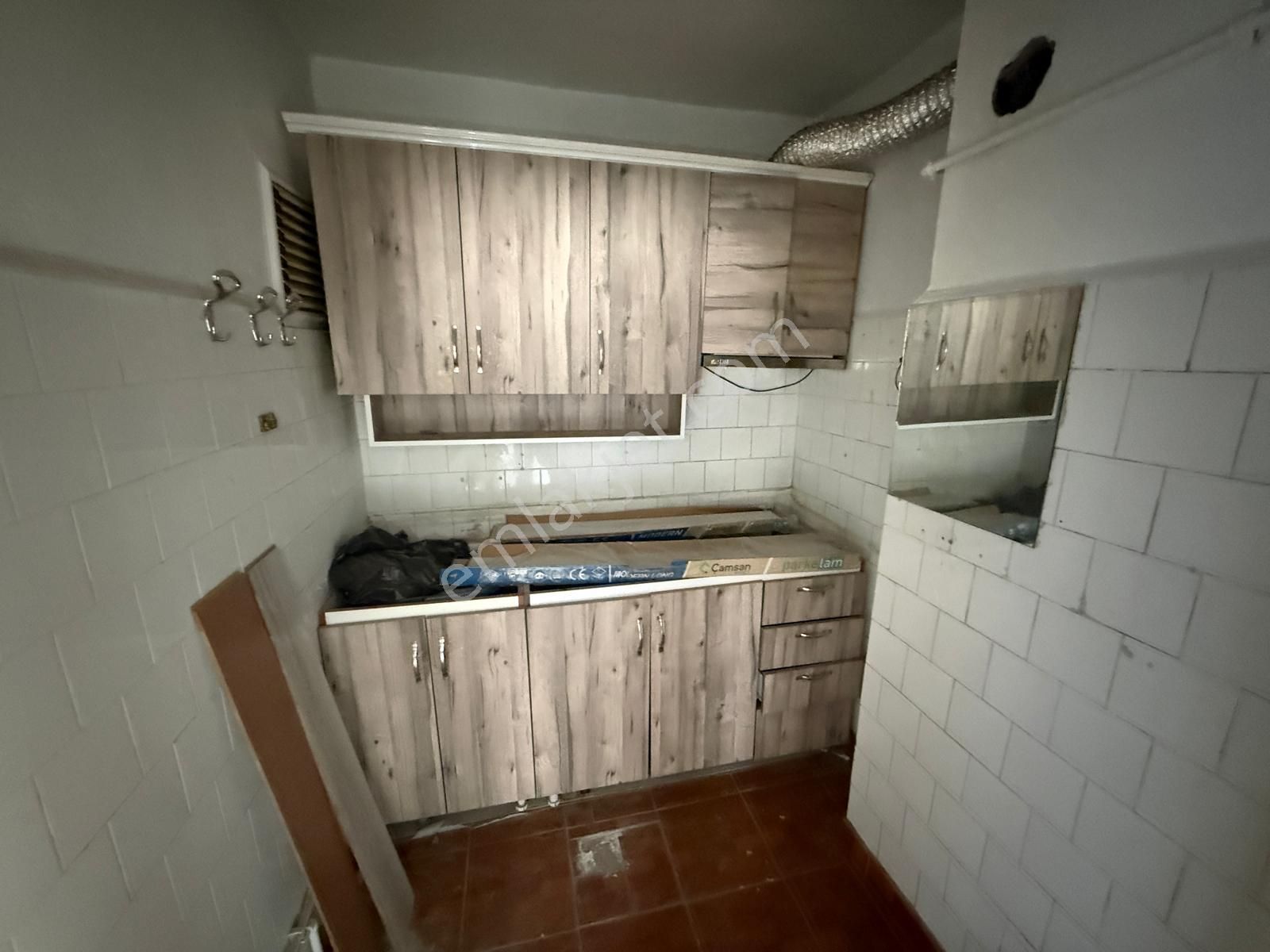 Sincan Çarşı Merkez Ankara Cd. Katta 1+1 Geniş Ofis