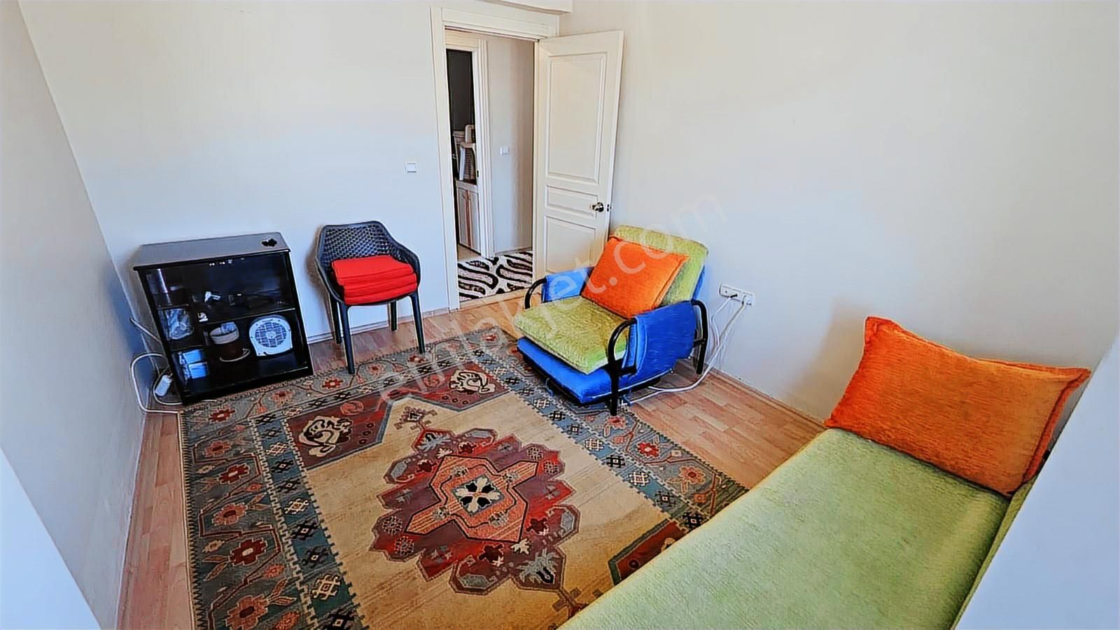 Körfez Mahallesinde Deniz Manzaralı Geniş Köşe Satılık 3+1 Daire - Görsel 2