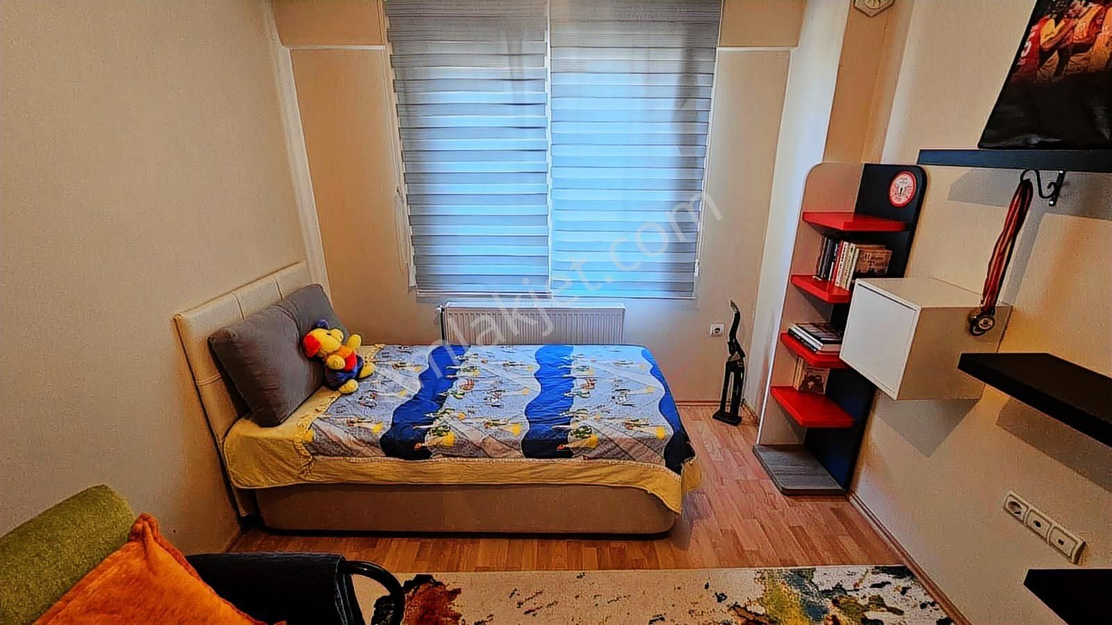 Körfez Mahallesinde Deniz Manzaralı Geniş Köşe Satılık 3+1 Daire - Görsel 13