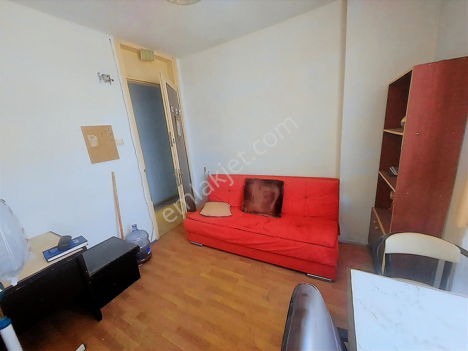 Konak Hacılar İşhanı'nda Satılık Büro - Ofis