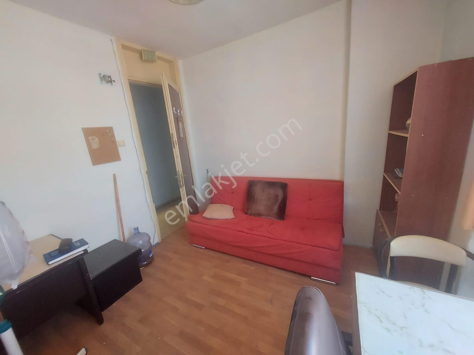 Konak Hacılar İşhanı'nda Kiralık Büro - Ofis