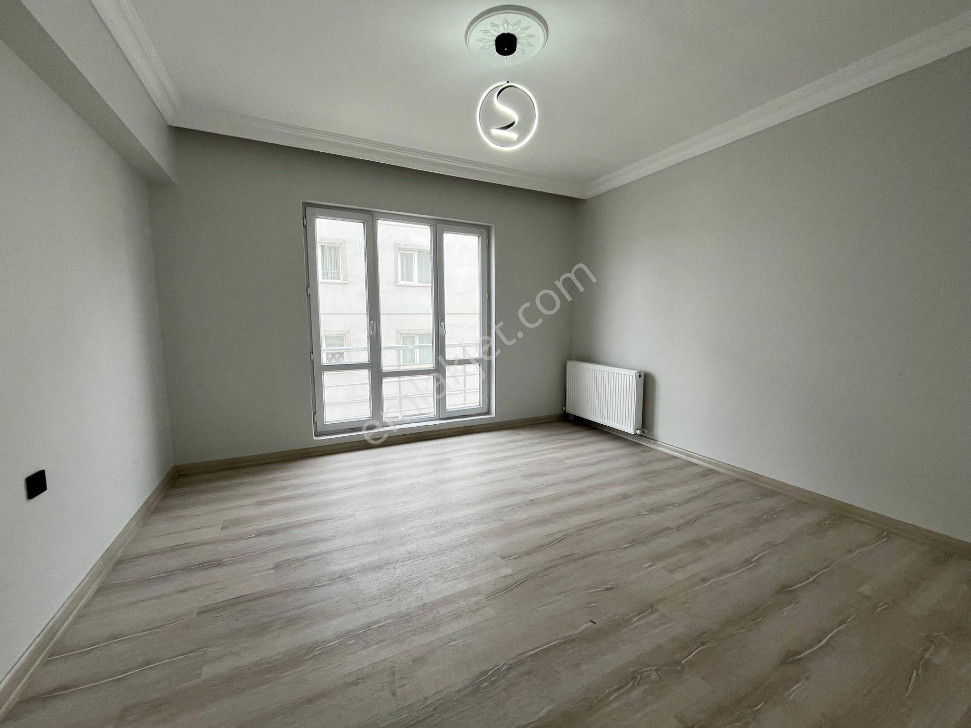 Ümitova Caddesinde 3+1 Full Yapılı 135 M2 - Görsel 17