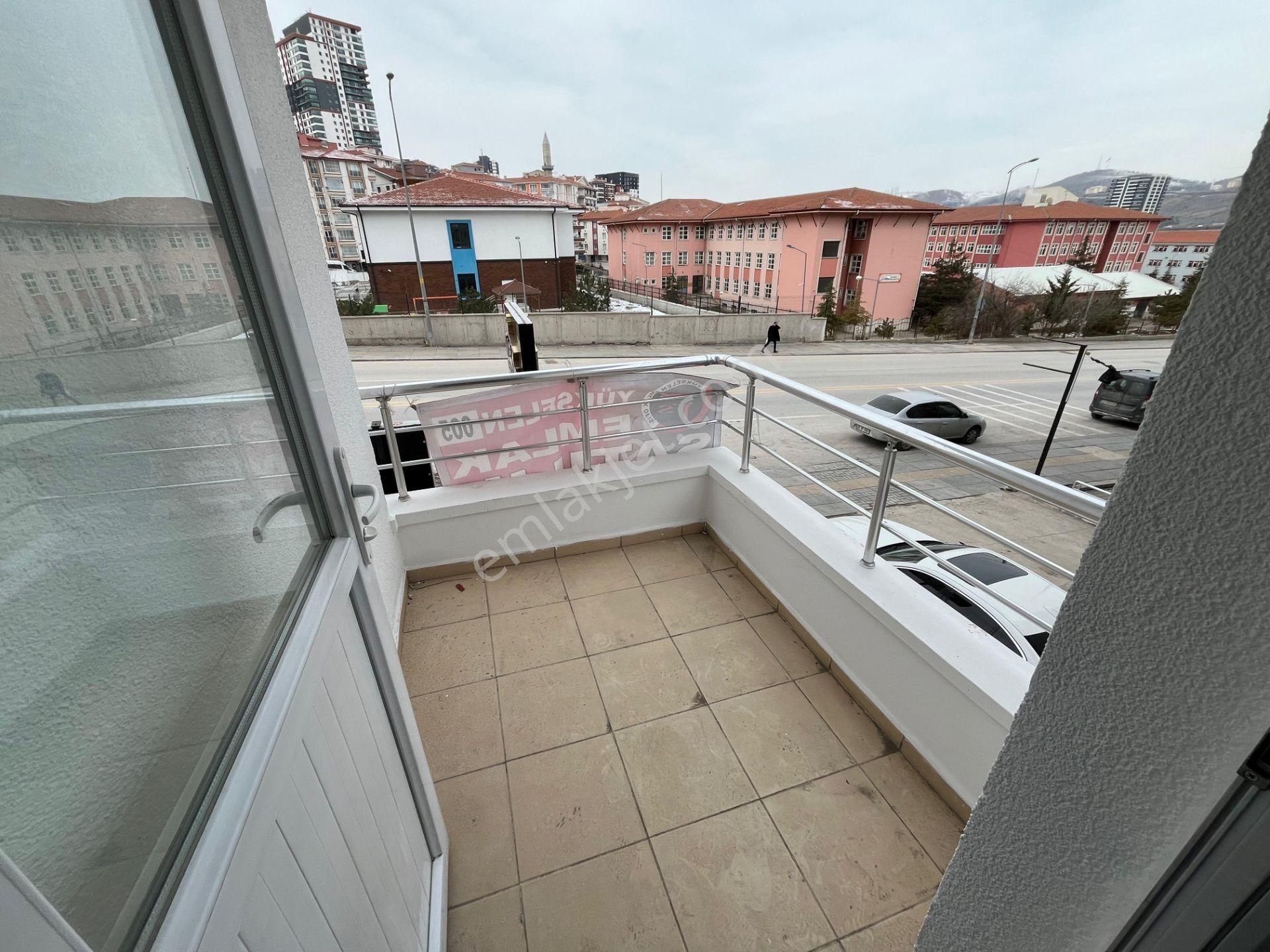 Ümitova Caddesinde 3+1 Full Yapılı 135 M2 - Görsel 18