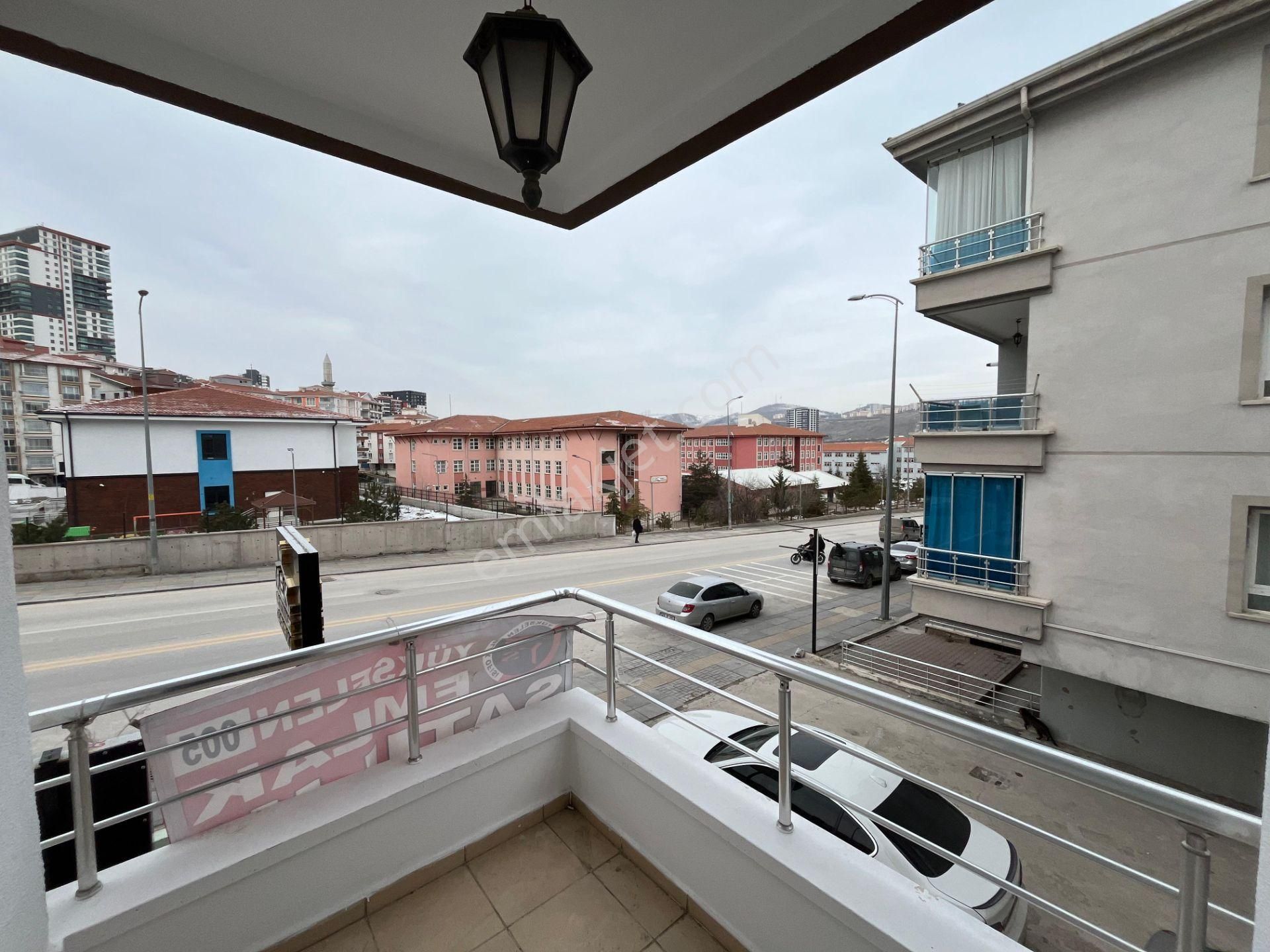 Ümitova Caddesinde 3+1 Full Yapılı 135 M2 - Görsel 22