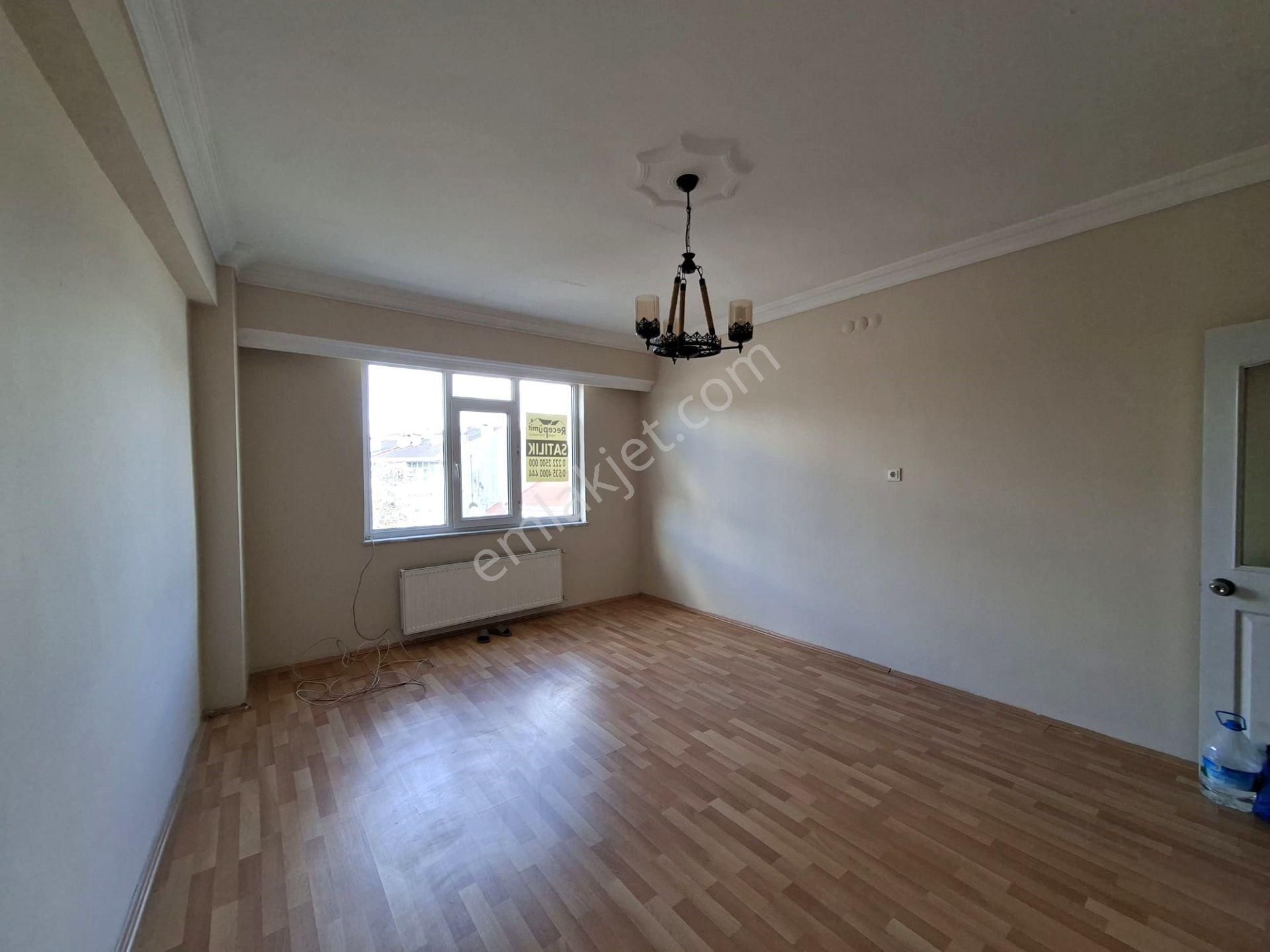 Recep Ümit Emlak'tan Ömerağa Mahallesinde Turgut Reis Caddesi Üzerinde Satılık 2+1 Daire - Görsel 10