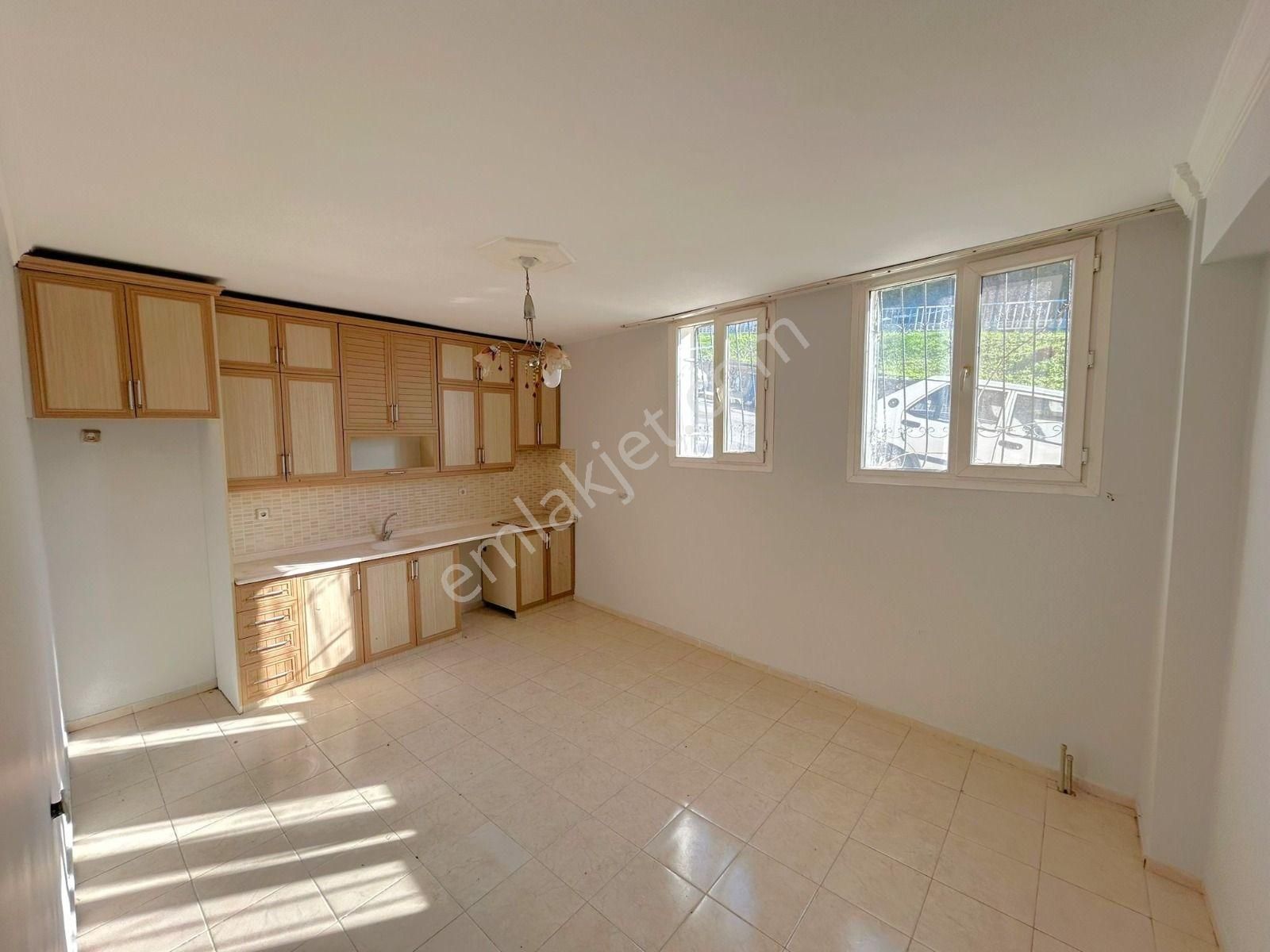 Acill Buca Çamlık Mah.de Uçanyol Yanı 2+1 75m2 A.mutfak Giriş Kat Satılık Daire