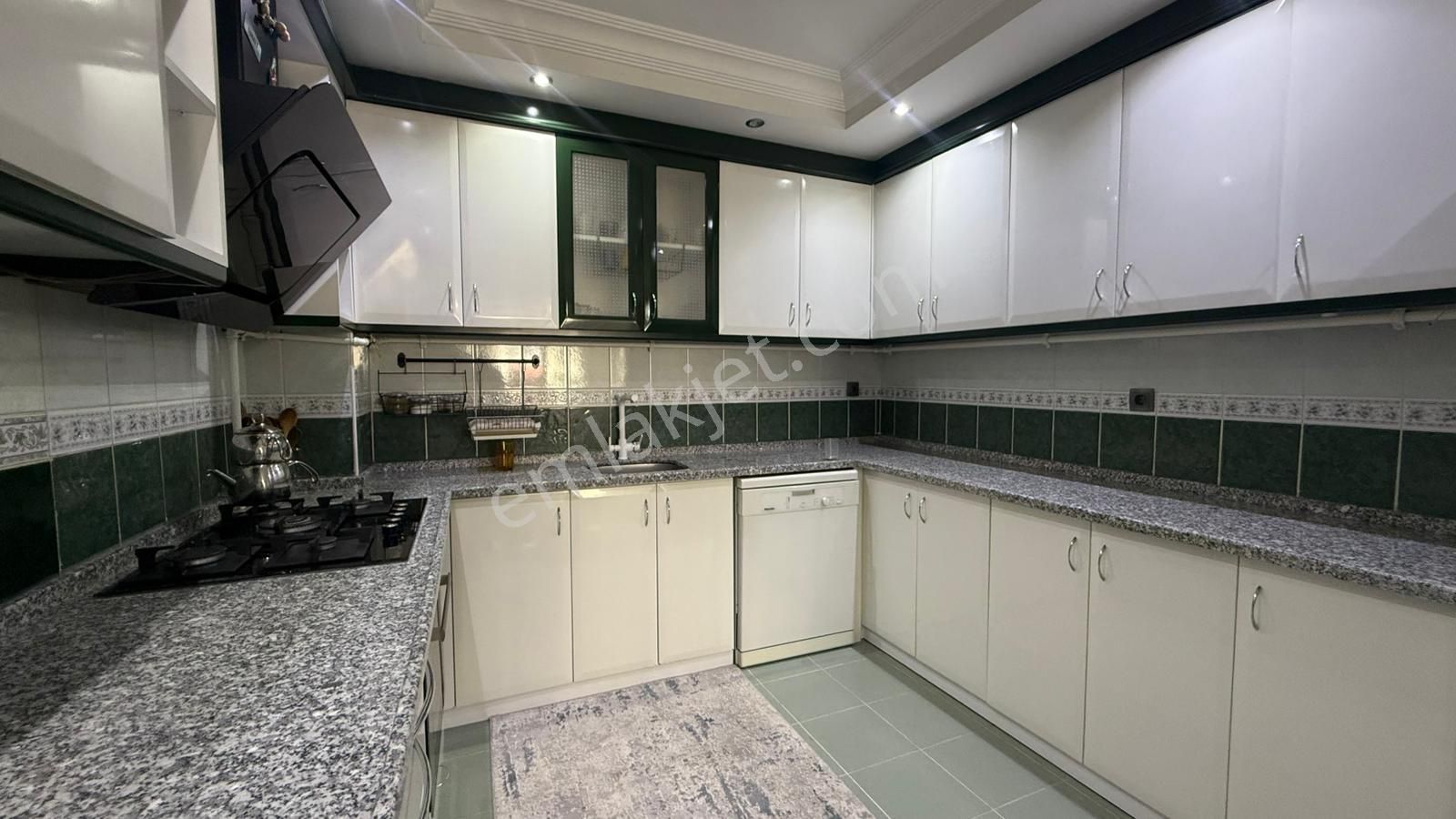 Arevtürk'den Kuşpınar'da Satılık 240 M2 4,5+1 Daire