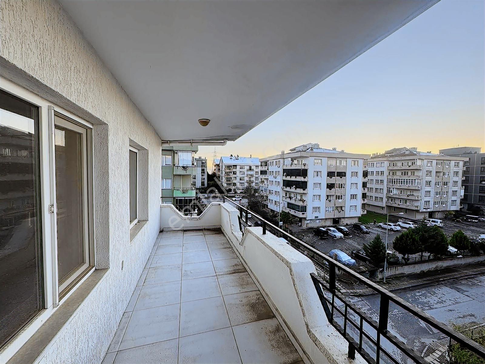 Aile Binasında 3+1 Kat Mülkiyetli 130 M2 Daire !!! - Görsel 14