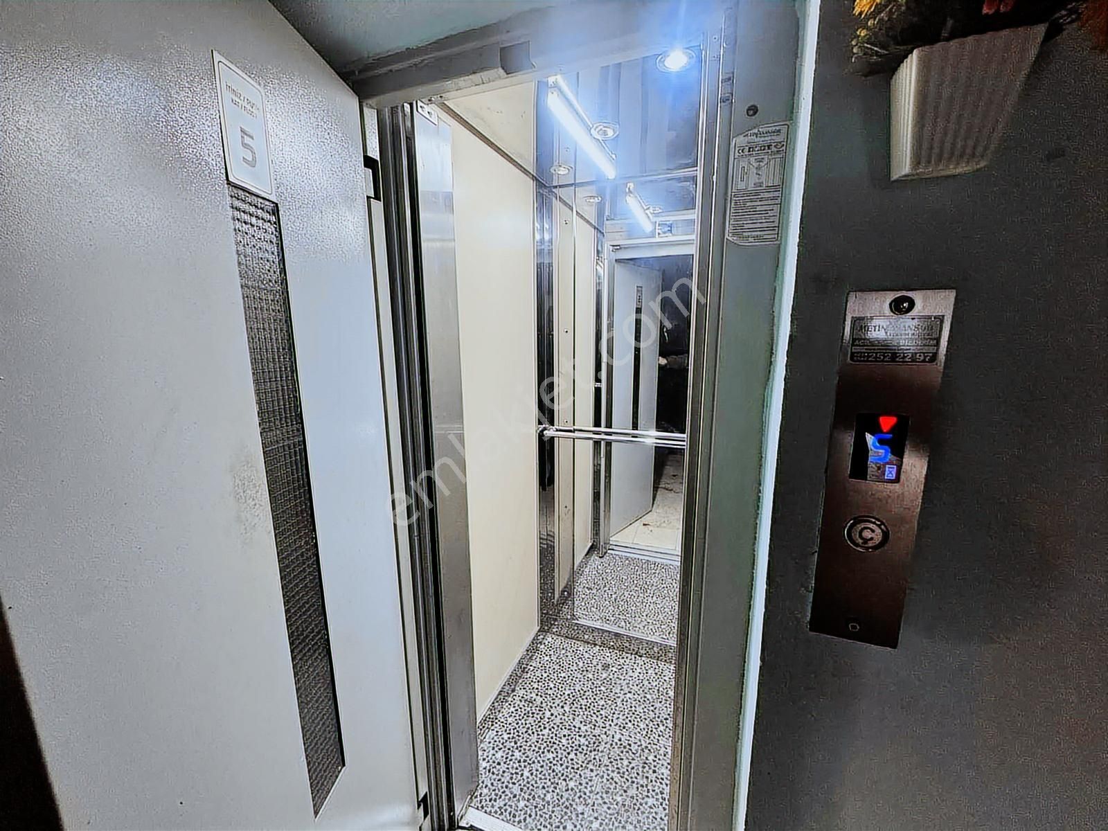 Aile Binasında 3+1 Kat Mülkiyetli 130 M2 Daire !!! - Görsel 7