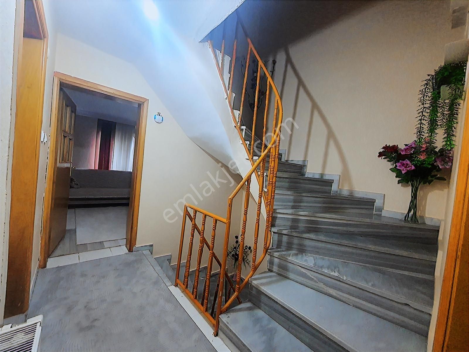 2- Şeker Emlak Yeni Mah.satılık Fırsat Bakımlı Bina - Görsel 26