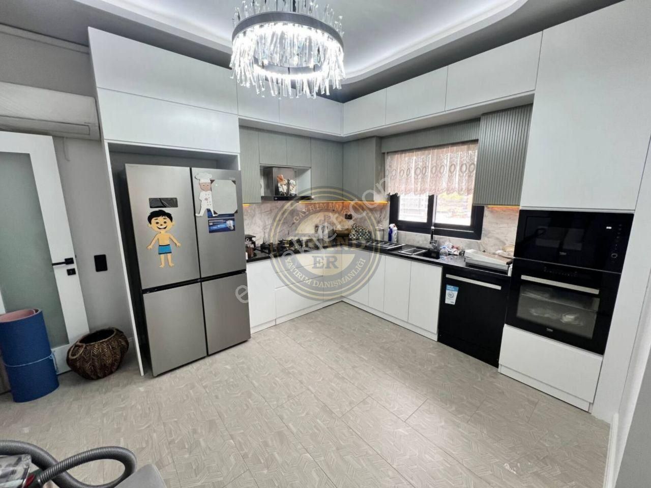 Mersin Mezitli Merkez Mah.satılık Daire 4+1 ( Yerden Isıtma )