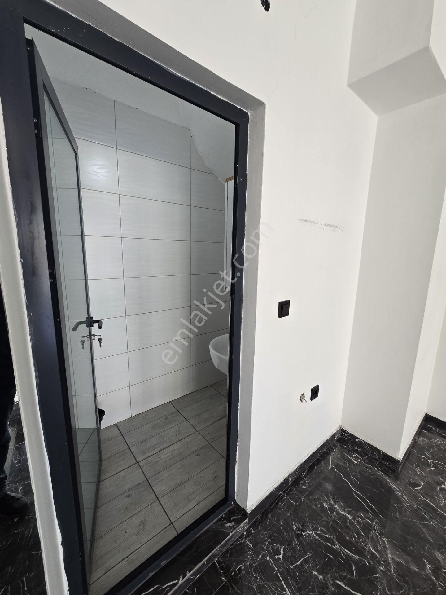 Fener Mahallesinde Falez Cad. Merkezi Konumda 100 M2 Dükkan - Görsel 8