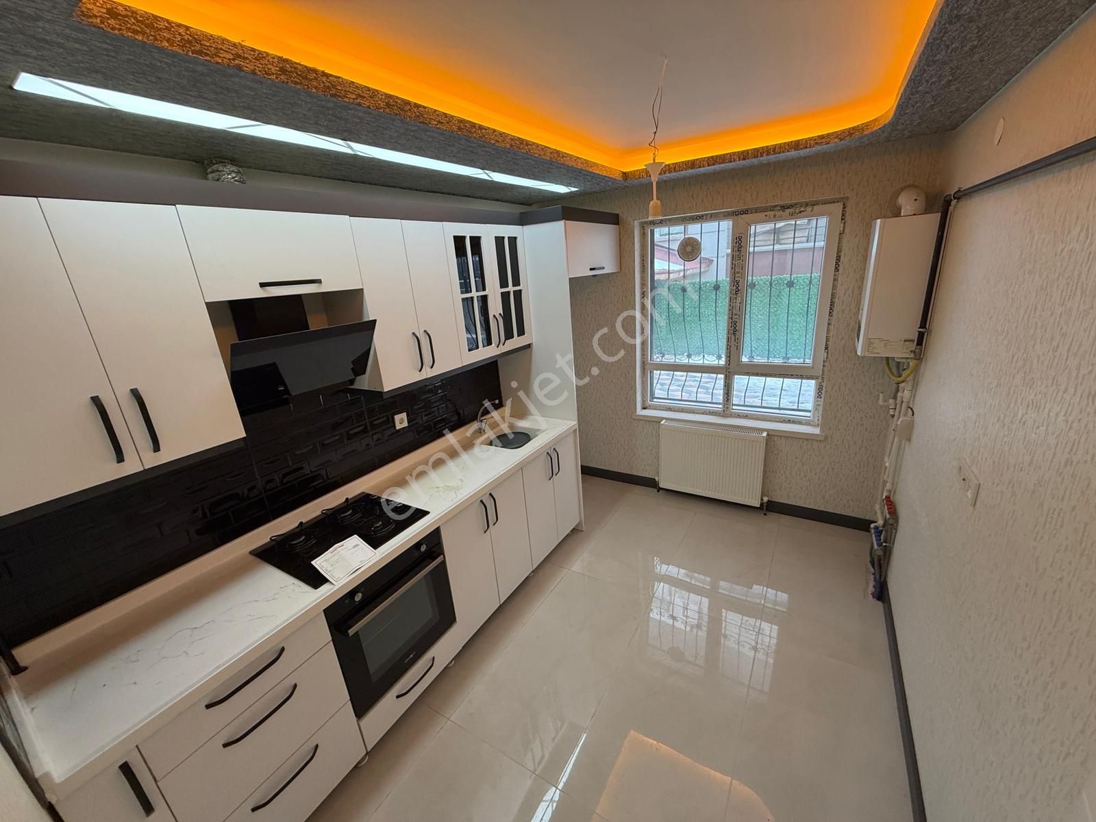 Ankara Keçiören'de Yeni Binada Giriş Katta Ful+ful Yapılı Acil Satılık