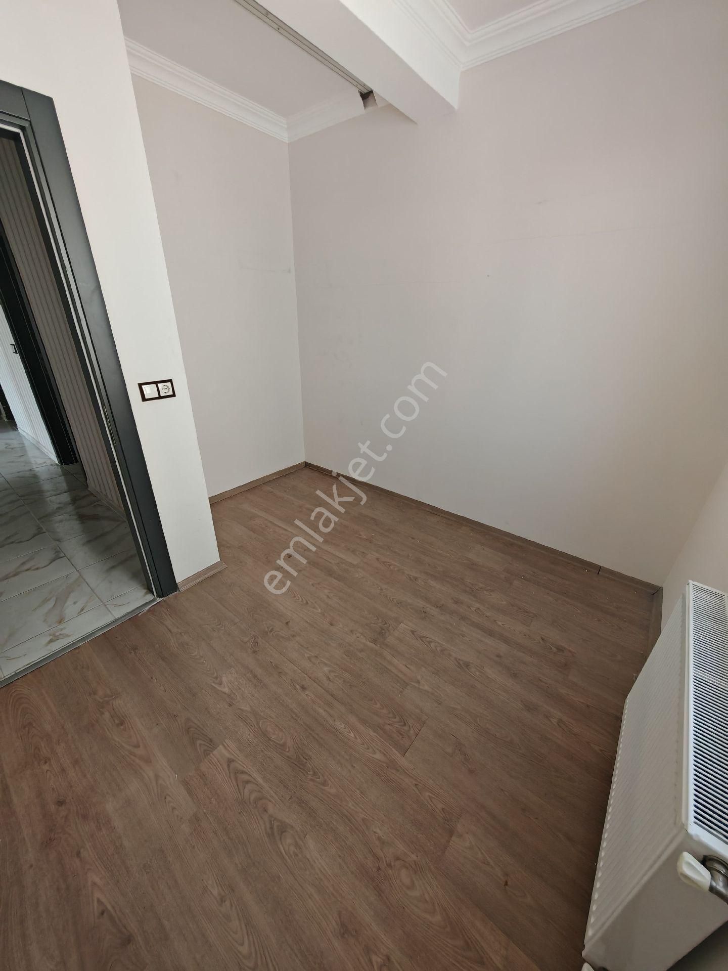 Cadde Seyrandan Satılık 2+1 - Görsel 2