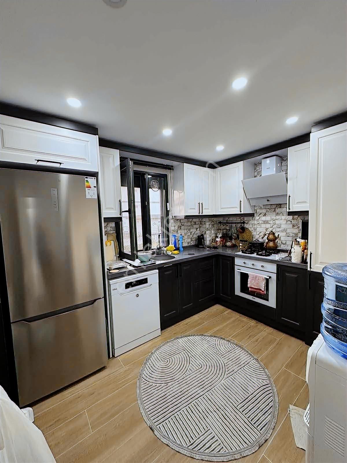 Deniz Manzaralı 300m2 Müstakil Arsa İçinde Eşyalı Tribleks 5+1 - Görsel 12