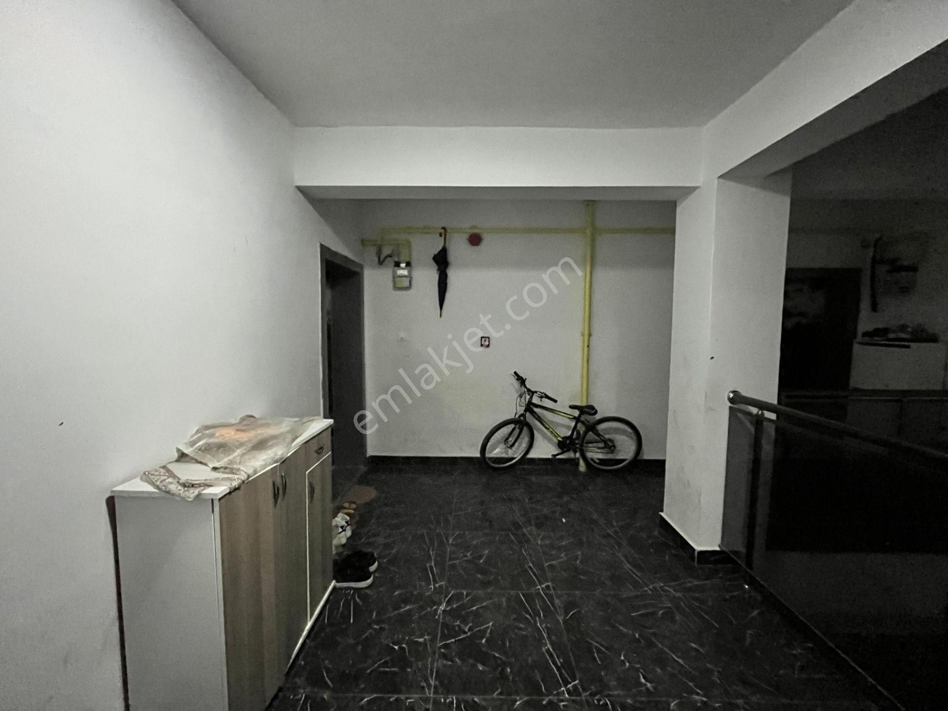 Pursaklar Mehmet Zengin Emlak'tan Hastane Yakını Asansörlü 1.kat 3+1 Yapılı Masrafsız Daire - Görsel 36