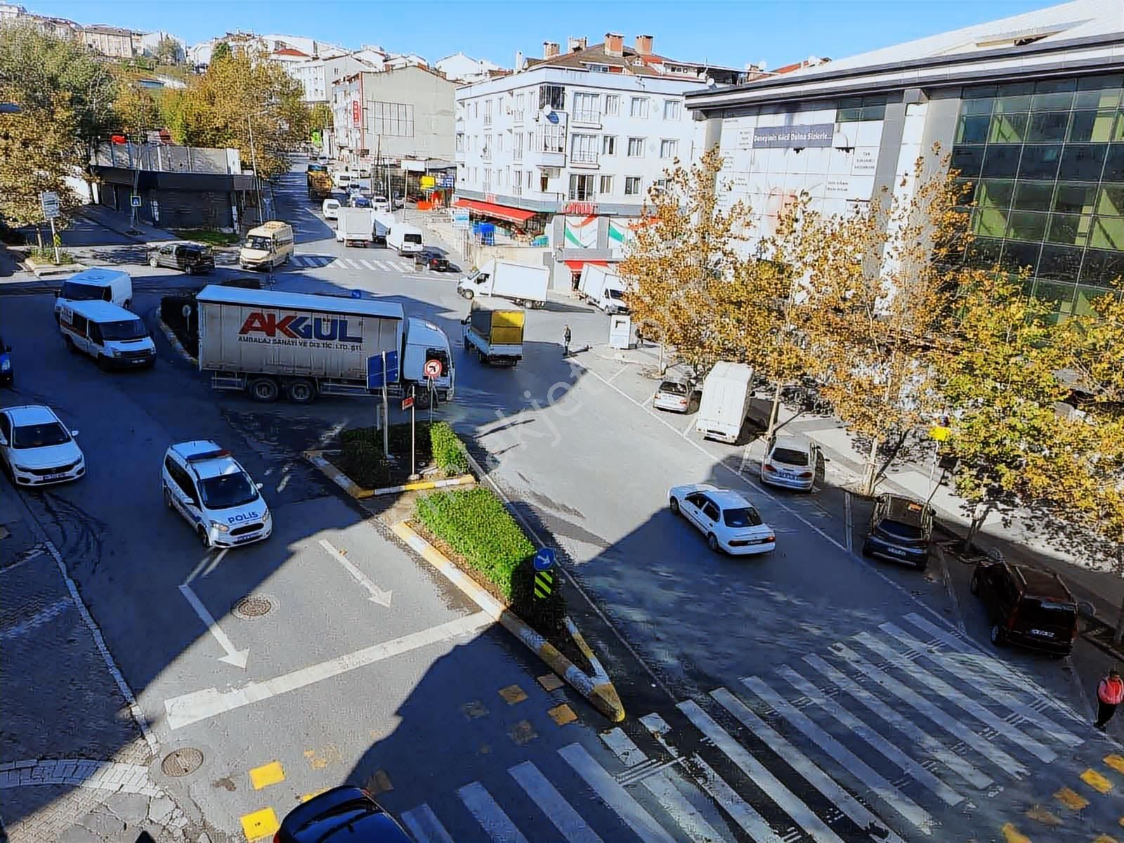 Arsev'den Kıraç Onur Market Karşısı Cadde Üstü 80m2 Daire/ofis