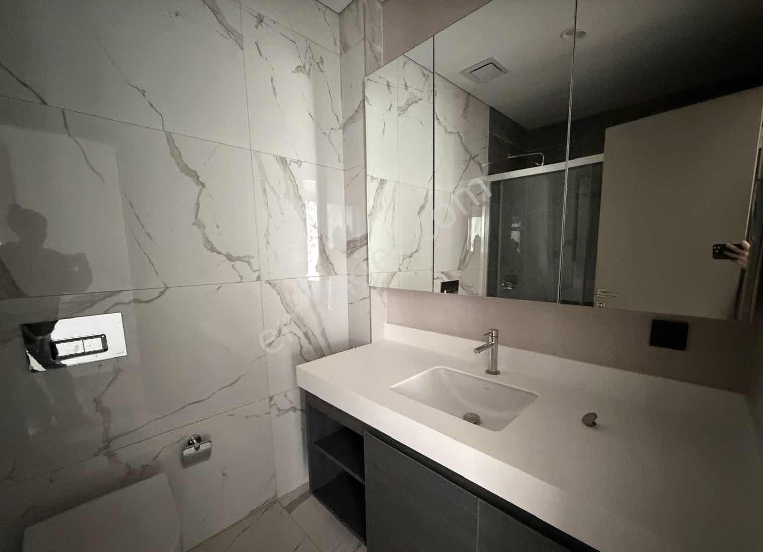 Çınarköy /yüksek Tavan /büyük M2 /geniş Bahçe /devirli Satılık - Görsel 4