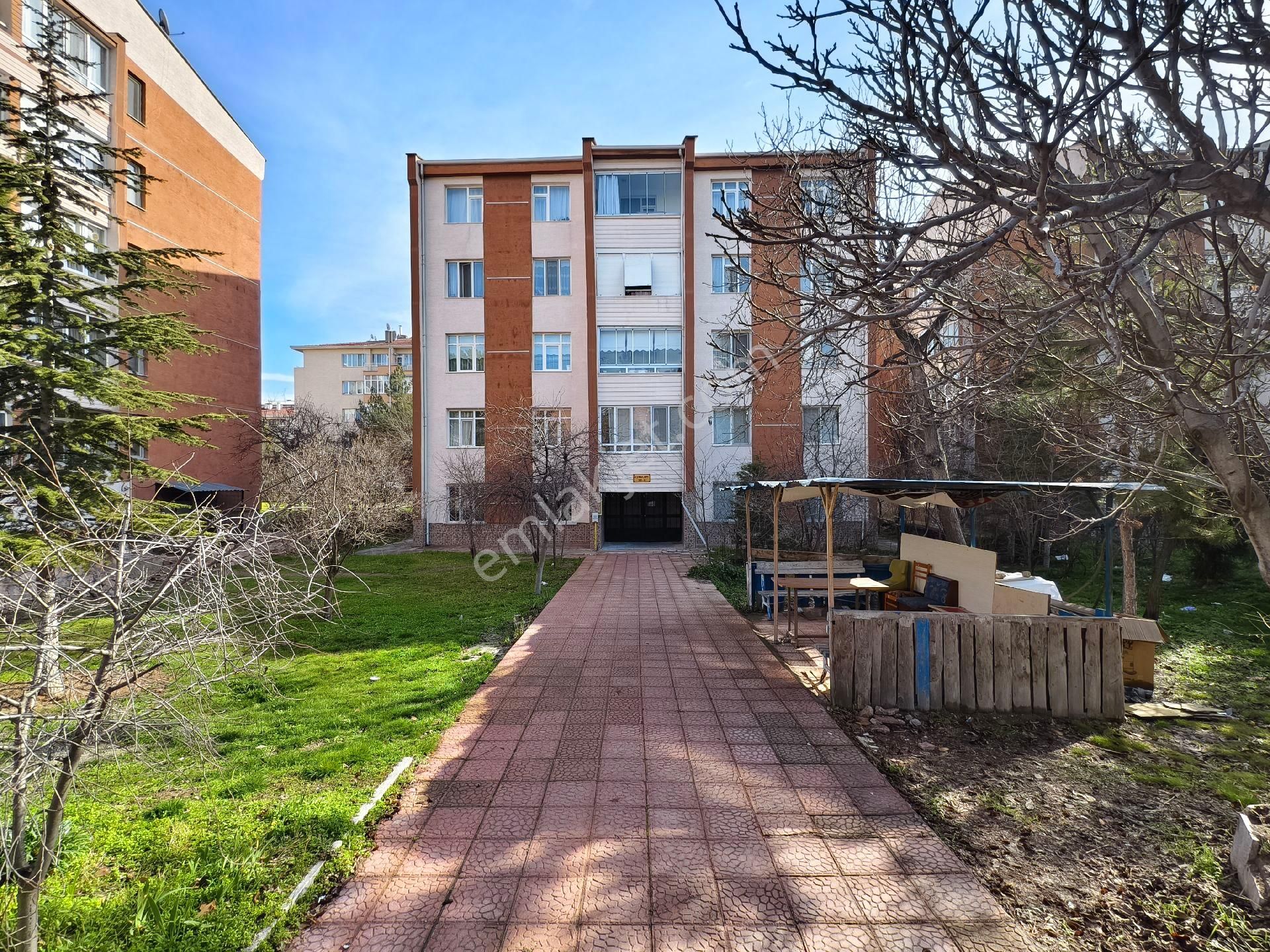 Pera'dan Uluönder Mh. Ssk Bloklarında Kiralık 2+1 Daire - Görsel 2