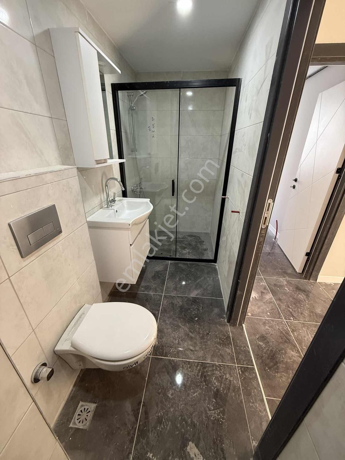 Yeni Binada Ferah Kullanışlı Daire - Görsel 34