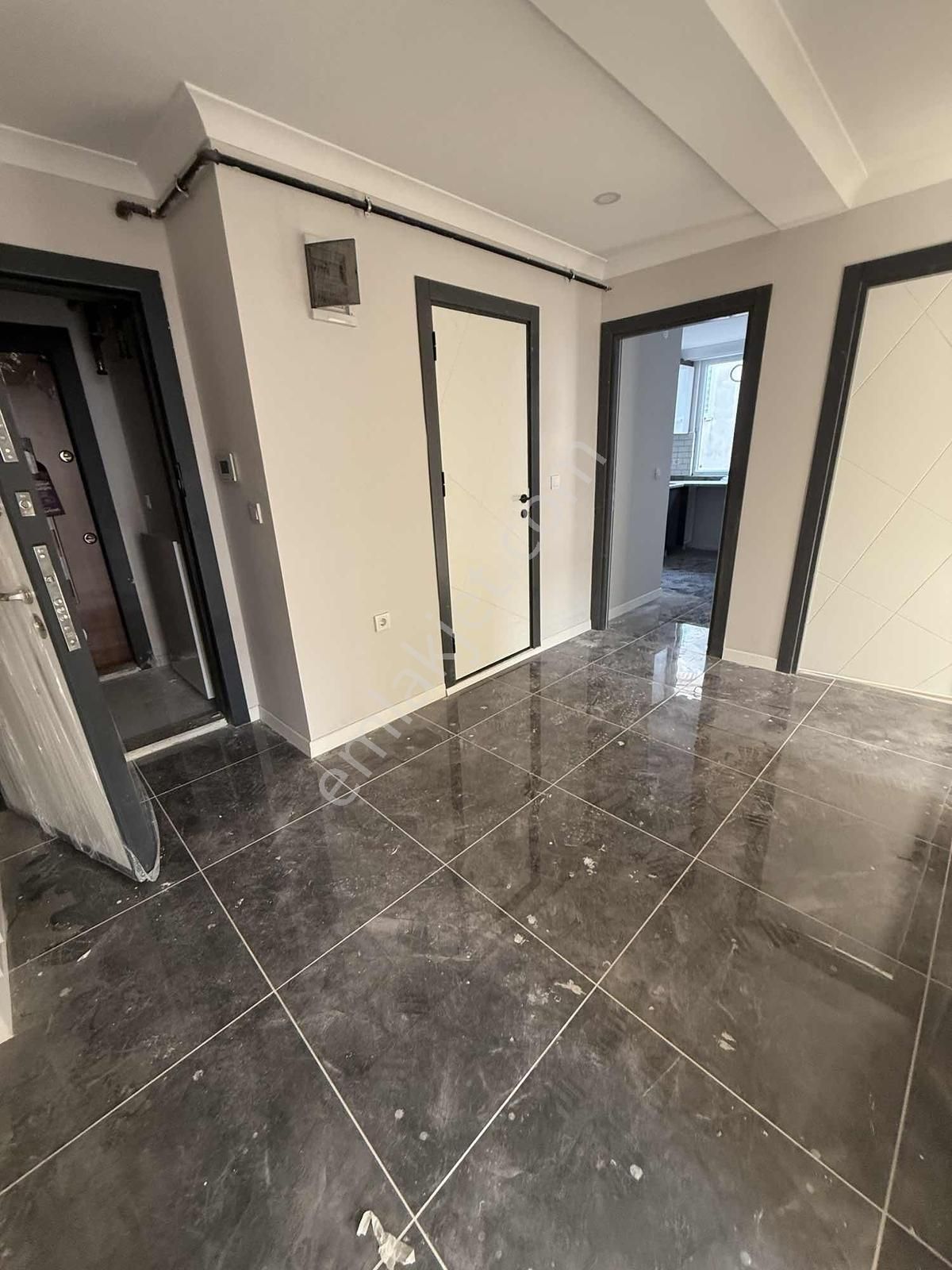 Yeni Binada Ferah Kullanışlı Daire - Görsel 3