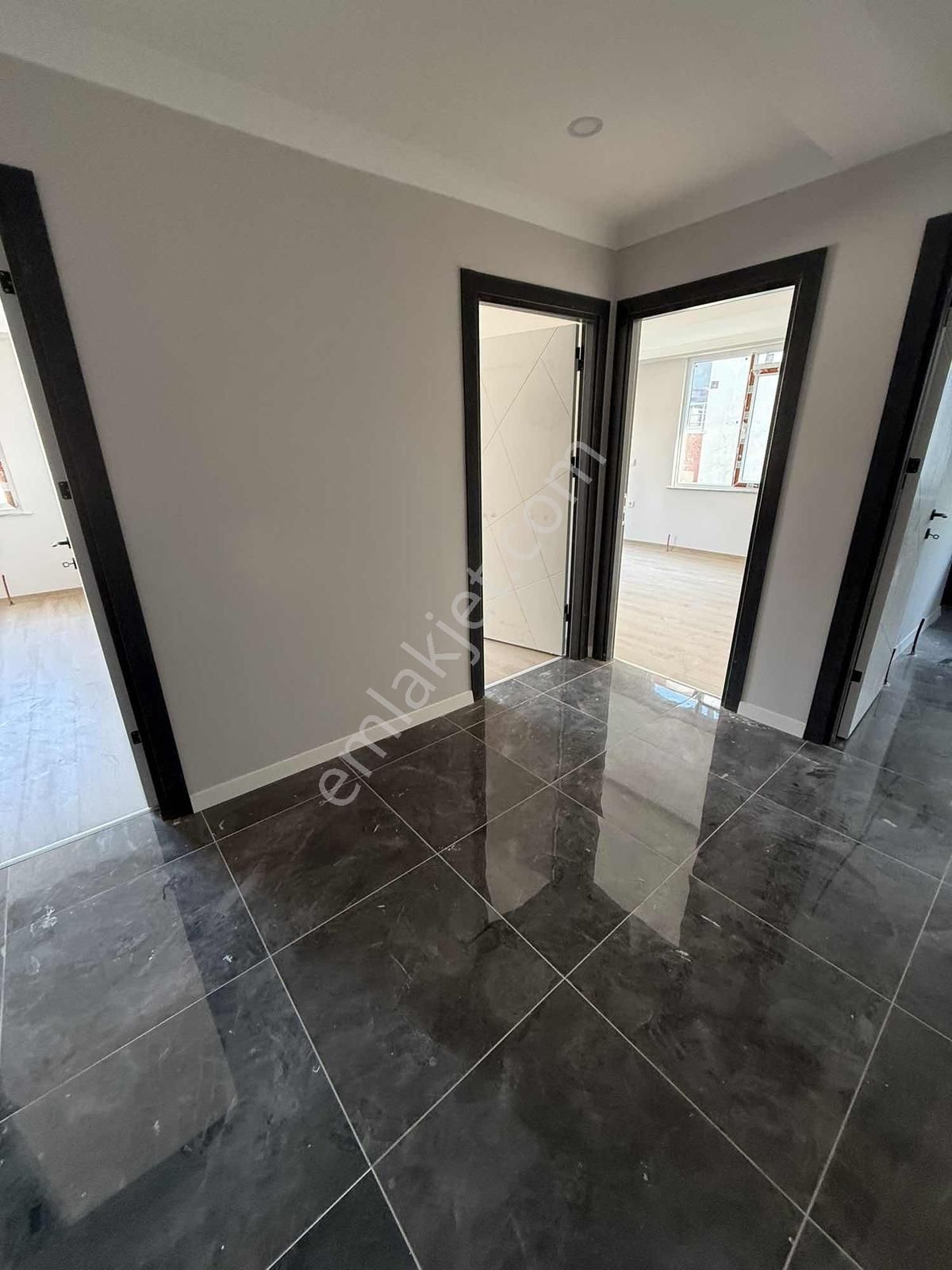 Yeni Binada Ferah Kullanışlı Daire - Görsel 15