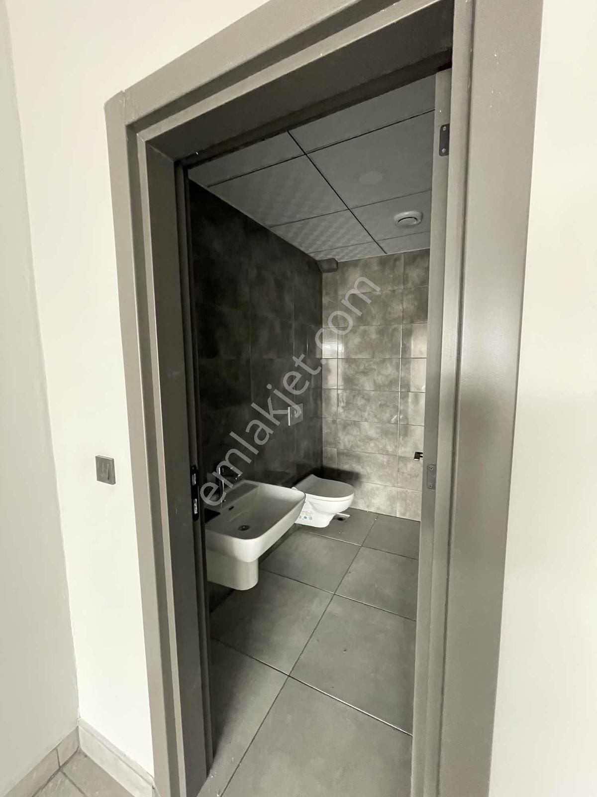 Kiralık 3 Katlı Dükkan Zümer Sanayi Sitesinde - Görsel 9