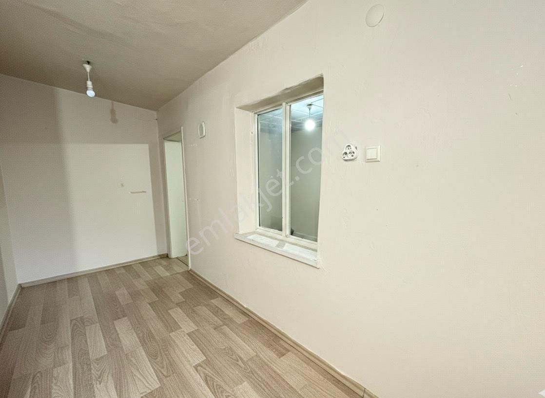 Bornova Kızılayda Bahçeli, Masrafsız 1+1 Kiralık Daire - Görsel 16