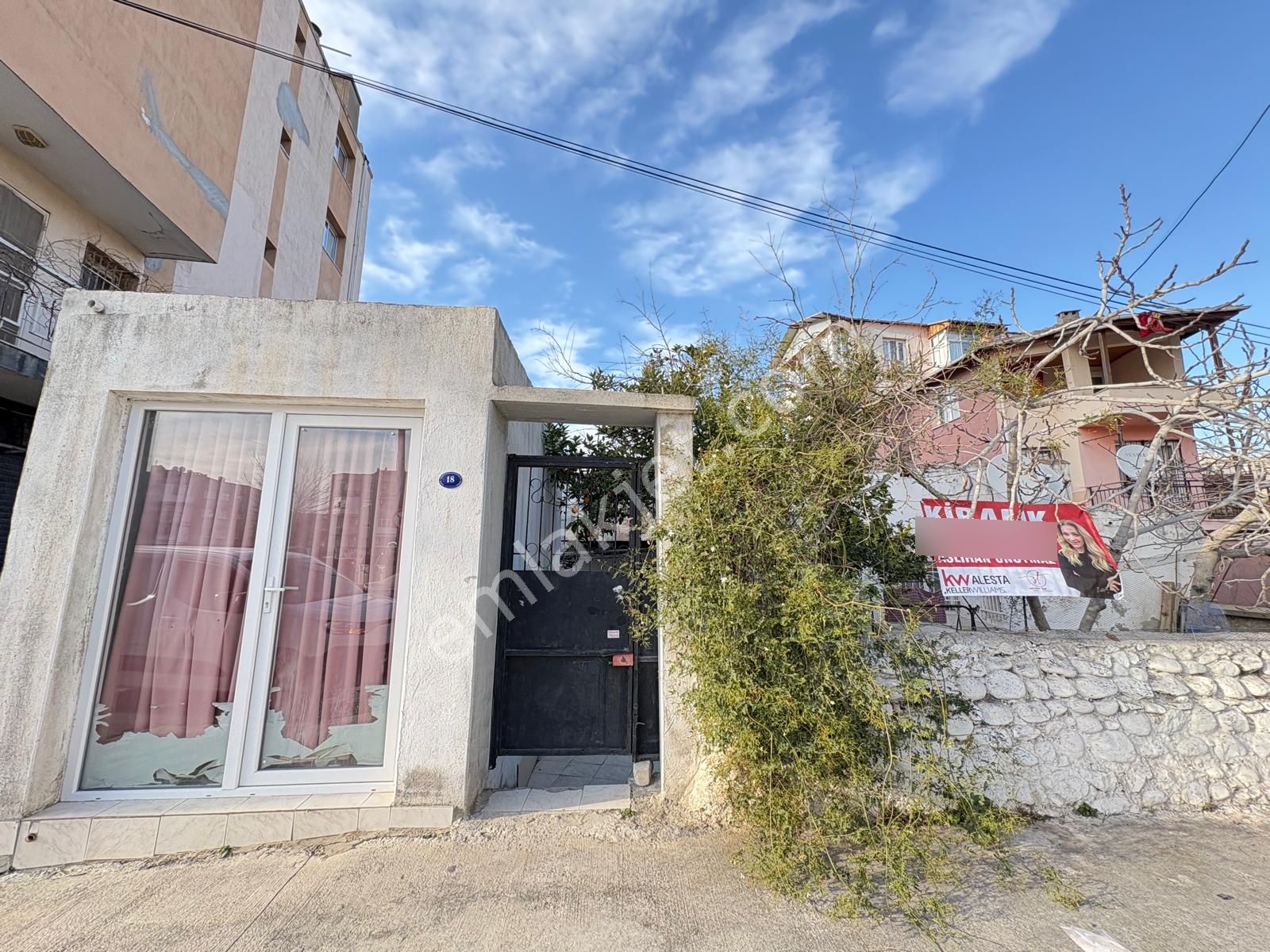 Bornova Kızılayda Bahçeli, Masrafsız 1+1 Kiralık Daire - Görsel 3