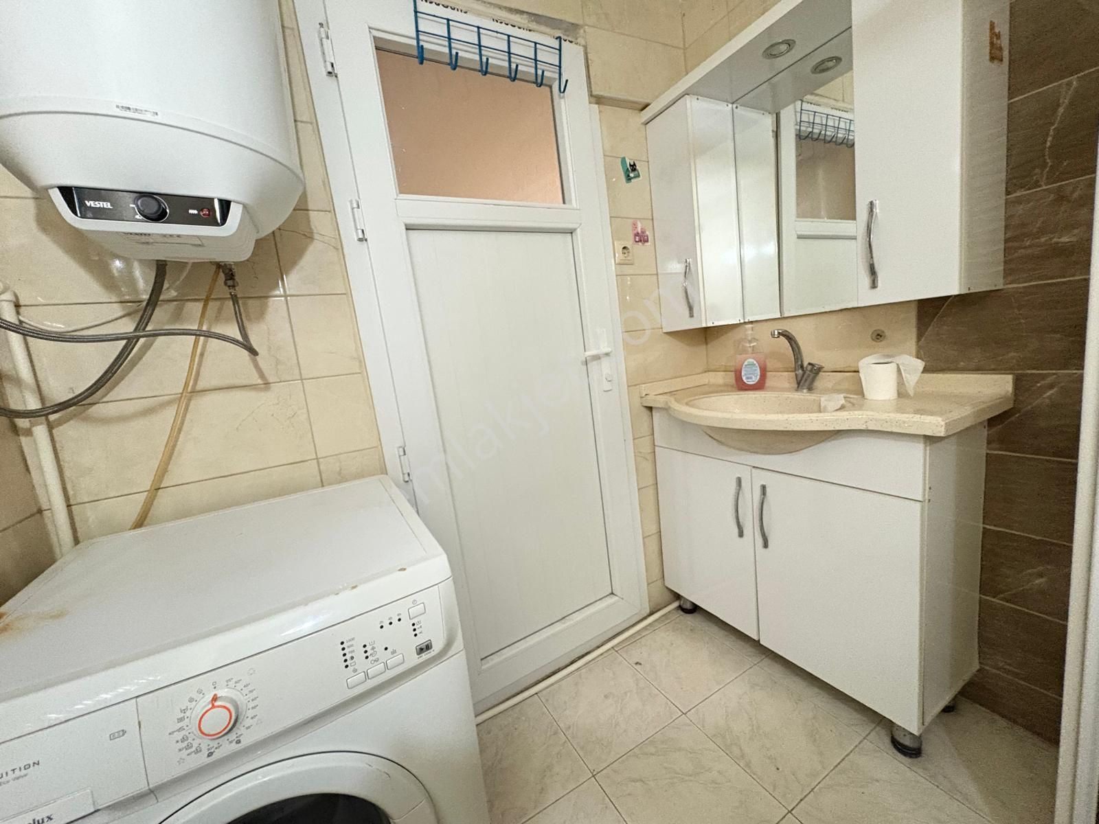 Bornova Kızılayda Bahçeli, Masrafsız 1+1 Kiralık Daire - Görsel 15