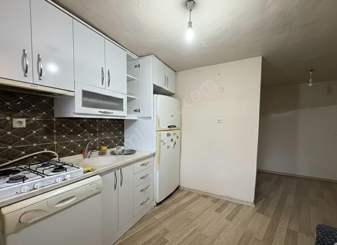 Bornova Kızılayda Bahçeli, Masrafsız 1+1 Kiralık Daire - Görsel 11