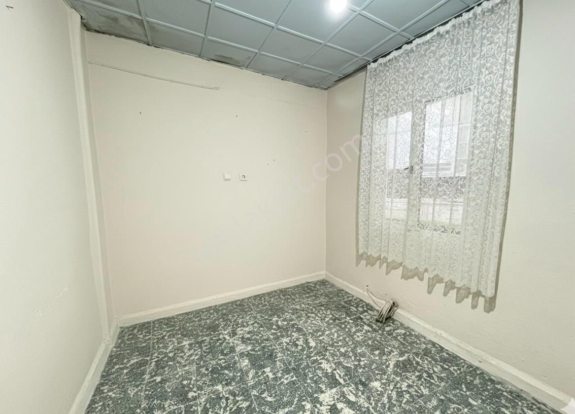 Bornova Kızılayda Bahçeli, Masrafsız 1+1 Kiralık Daire - Görsel 17