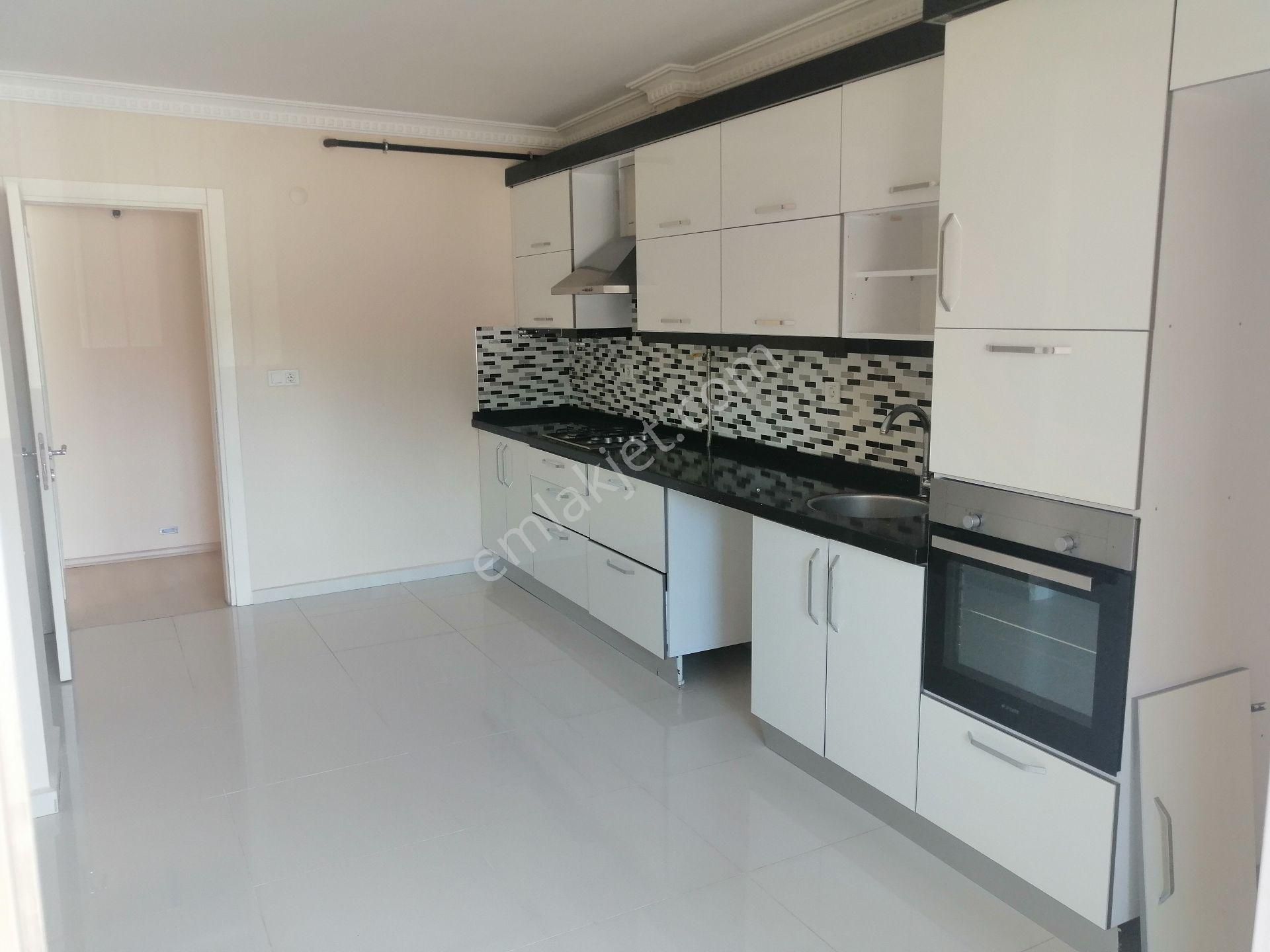 Bayramogulları Emlaktan Buca Yeşilbağlar .mah Kiralık 3+1 Köşe Daire