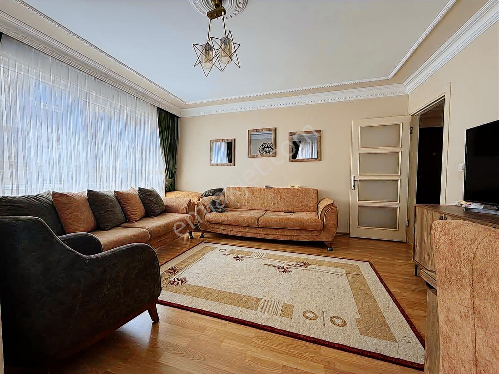 Ümraniye Yamanevler Mh.2+1 Büyük Ve İki Balkonlu Satılık Daire