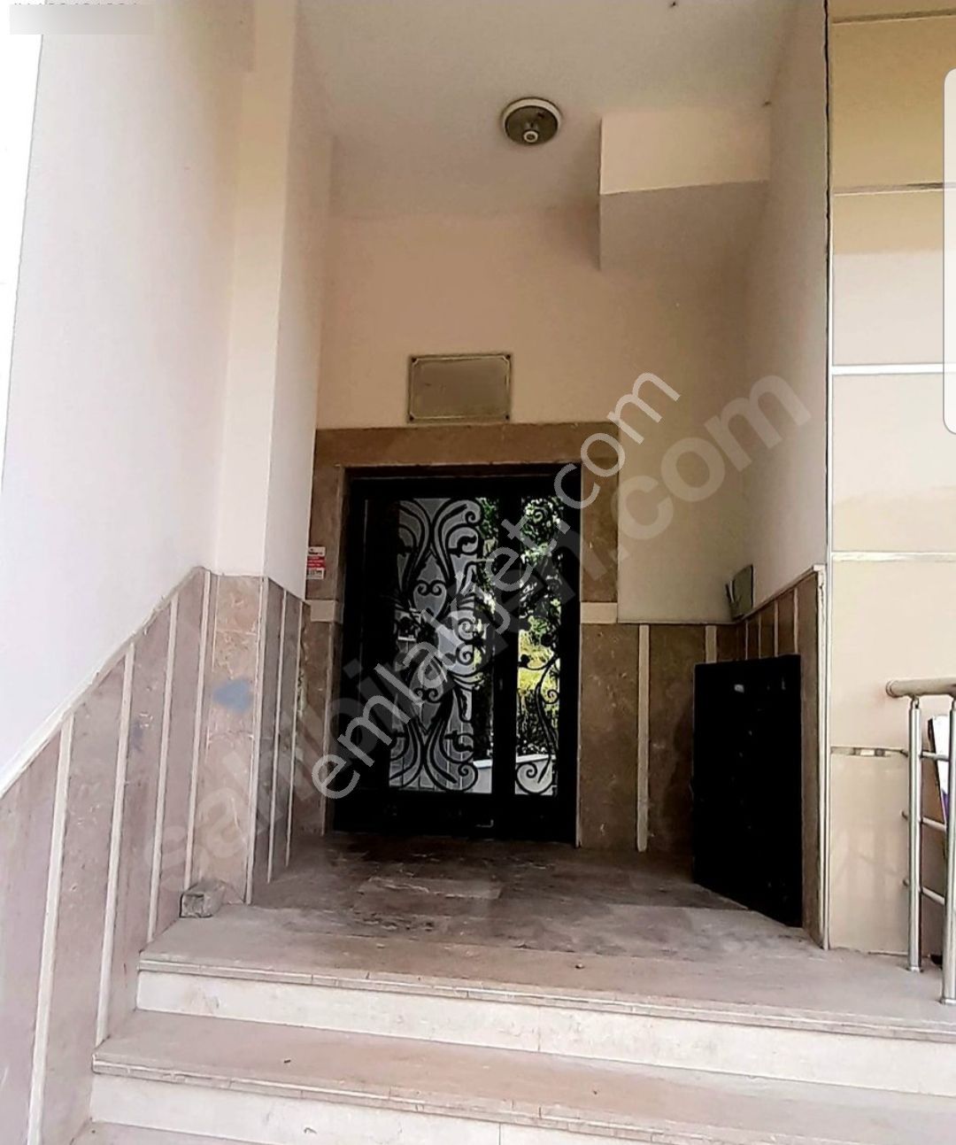 Bergama Fatih Mah İzmir Caddesi Üzerinde 1+1 Teraslı Kiralık Daire - Görsel 3