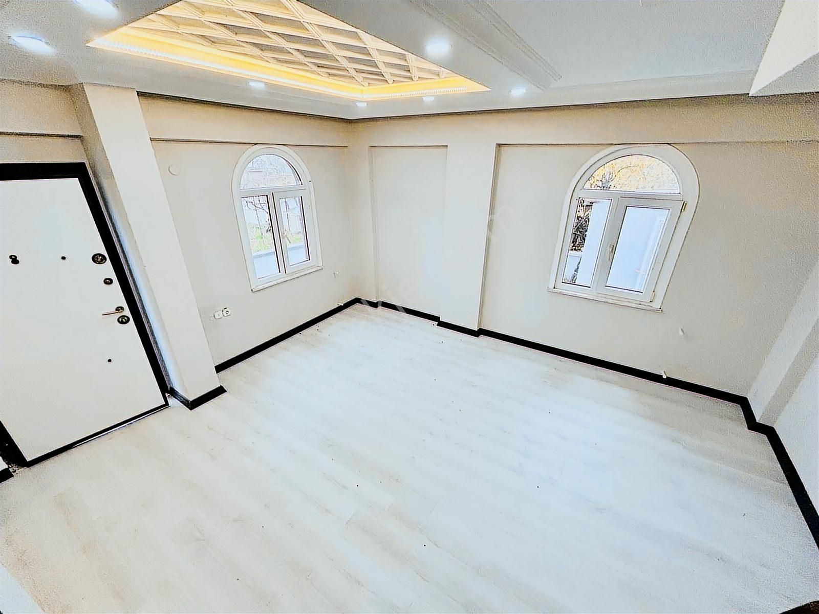 ꧂çok Güzel Konumda 4+1 Geniş Odalı Sağlam Villa ꧂ - Görsel 6