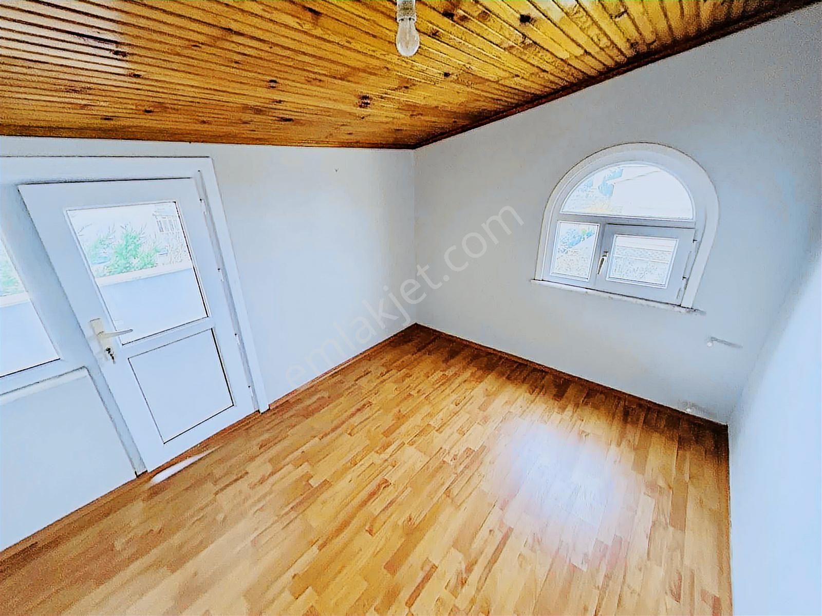 ꧂çok Güzel Konumda 4+1 Geniş Odalı Sağlam Villa ꧂ - Görsel 16