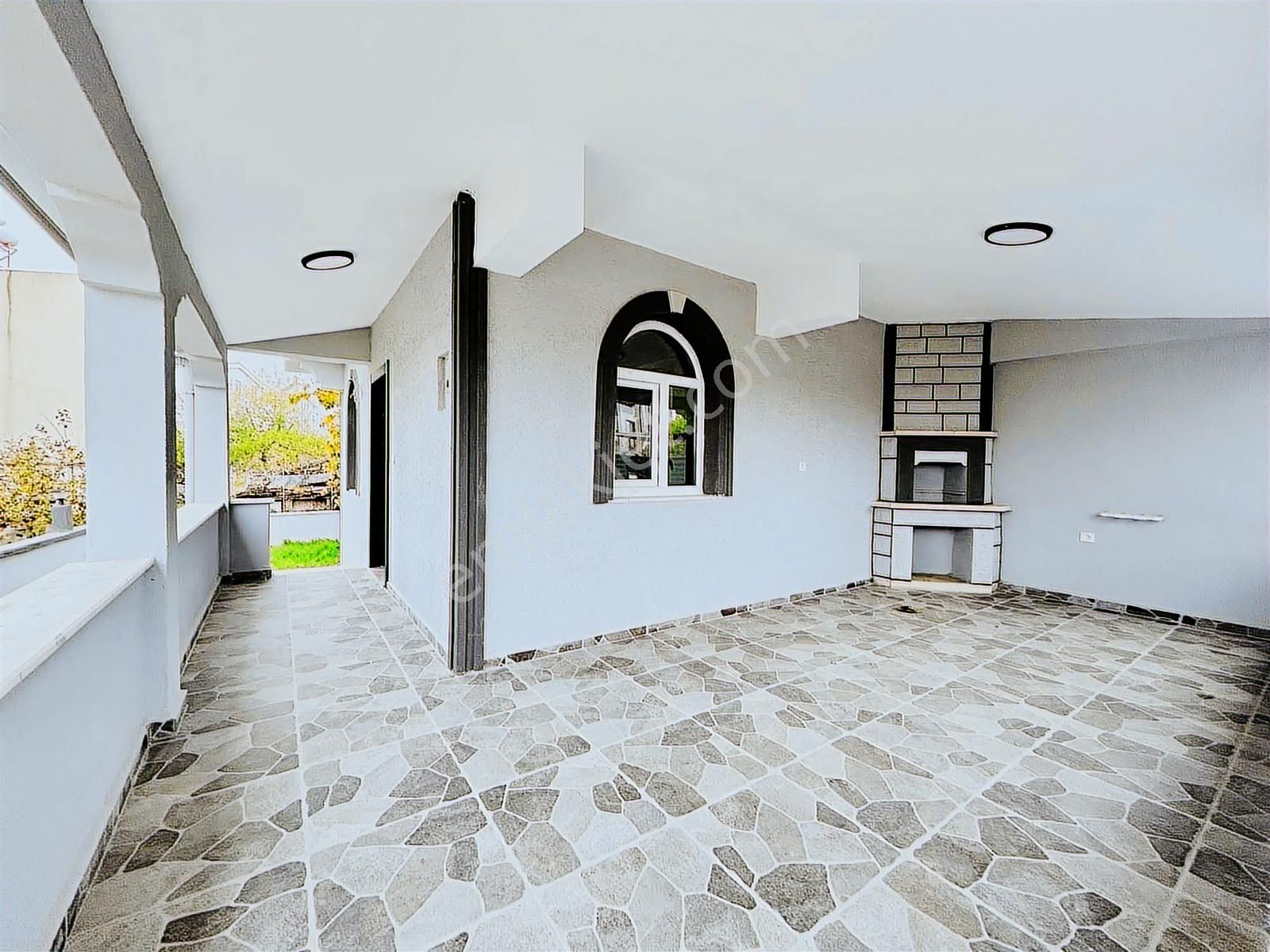 ꧂çok Güzel Konumda 4+1 Geniş Odalı Sağlam Villa ꧂ - Görsel 24