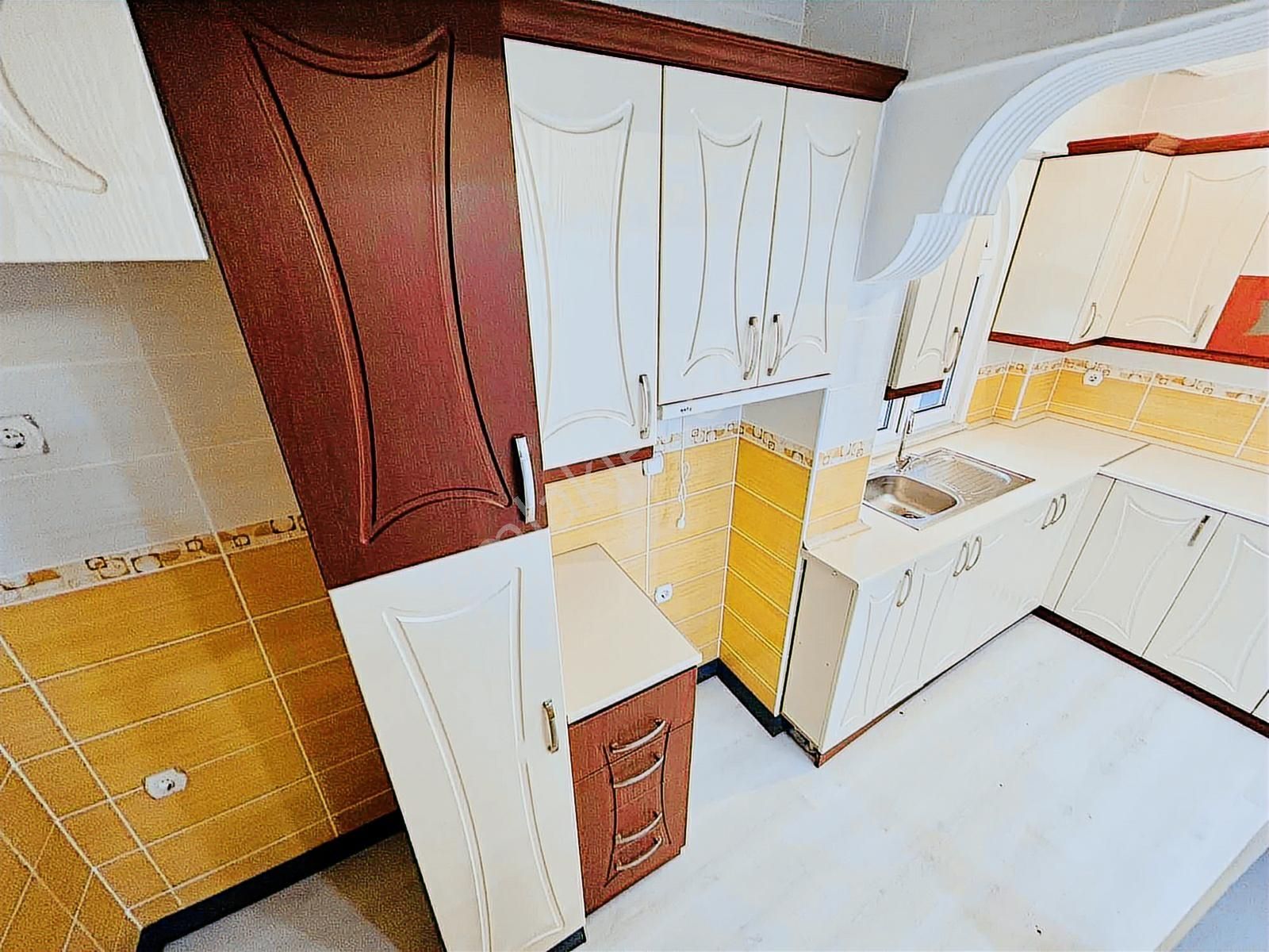 ꧂çok Güzel Konumda 4+1 Geniş Odalı Sağlam Villa ꧂ - Görsel 30